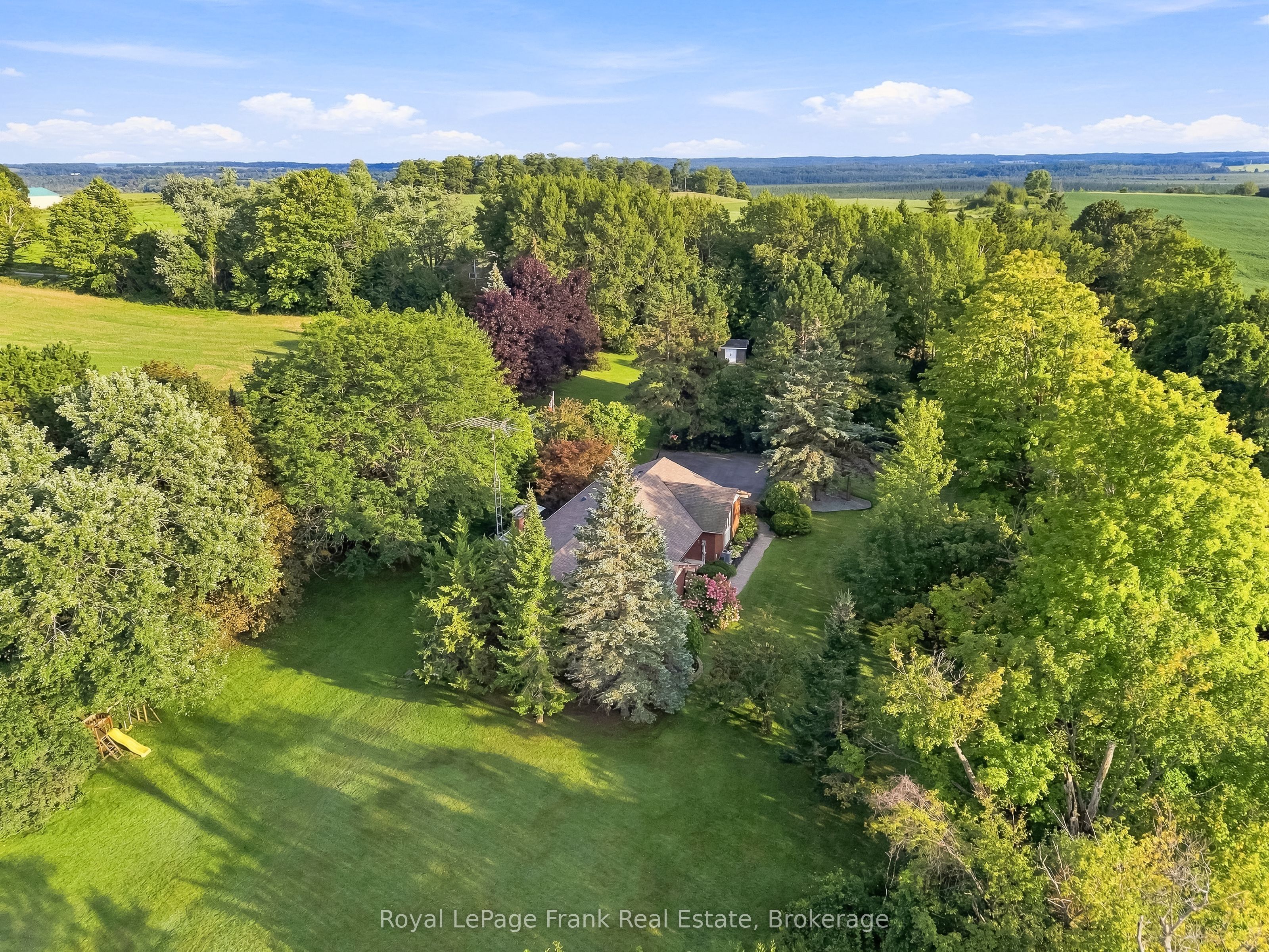 2407 Ashbridge Road Property Photo 8