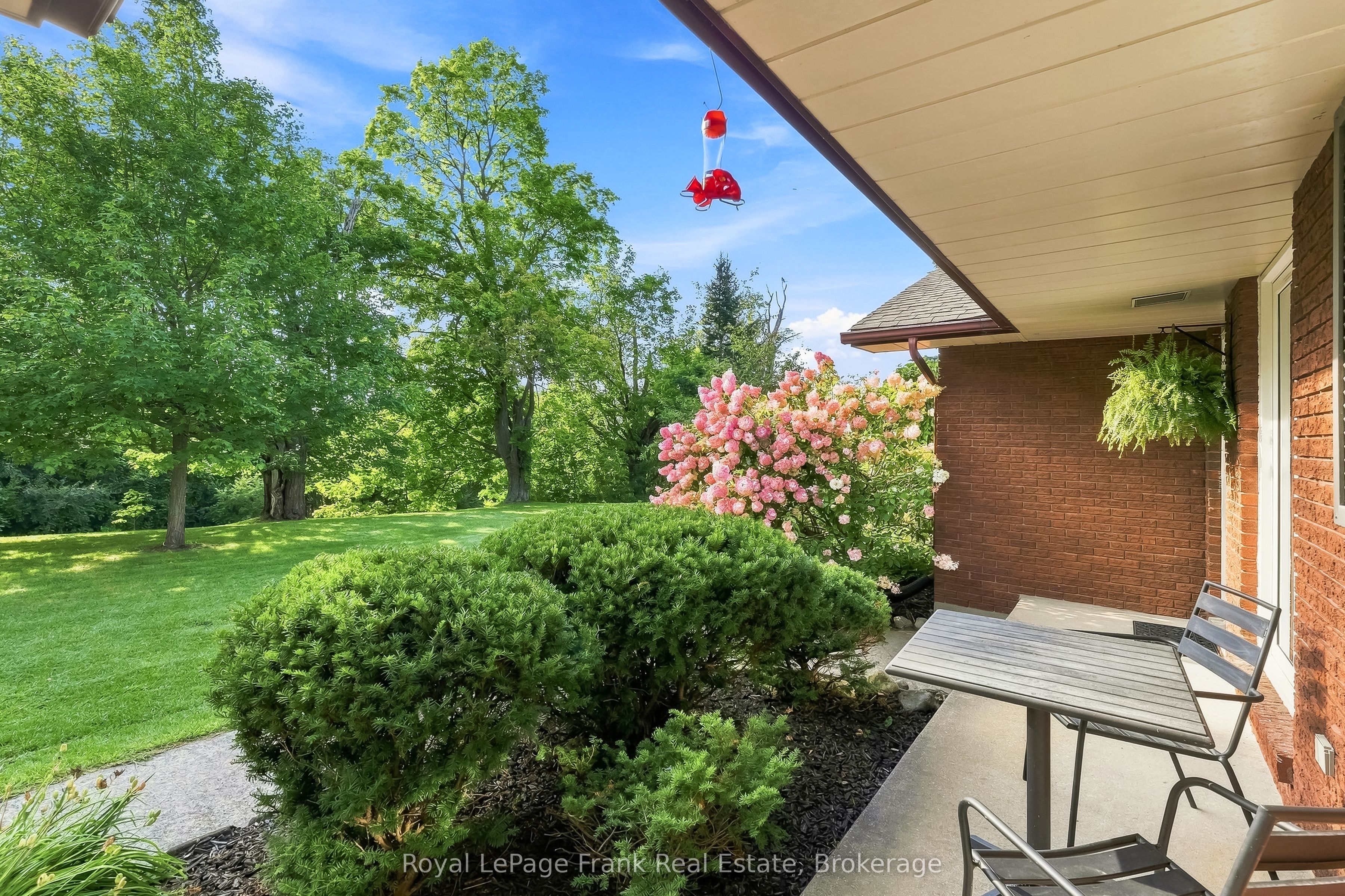 2407 Ashbridge Road Property Photo 13