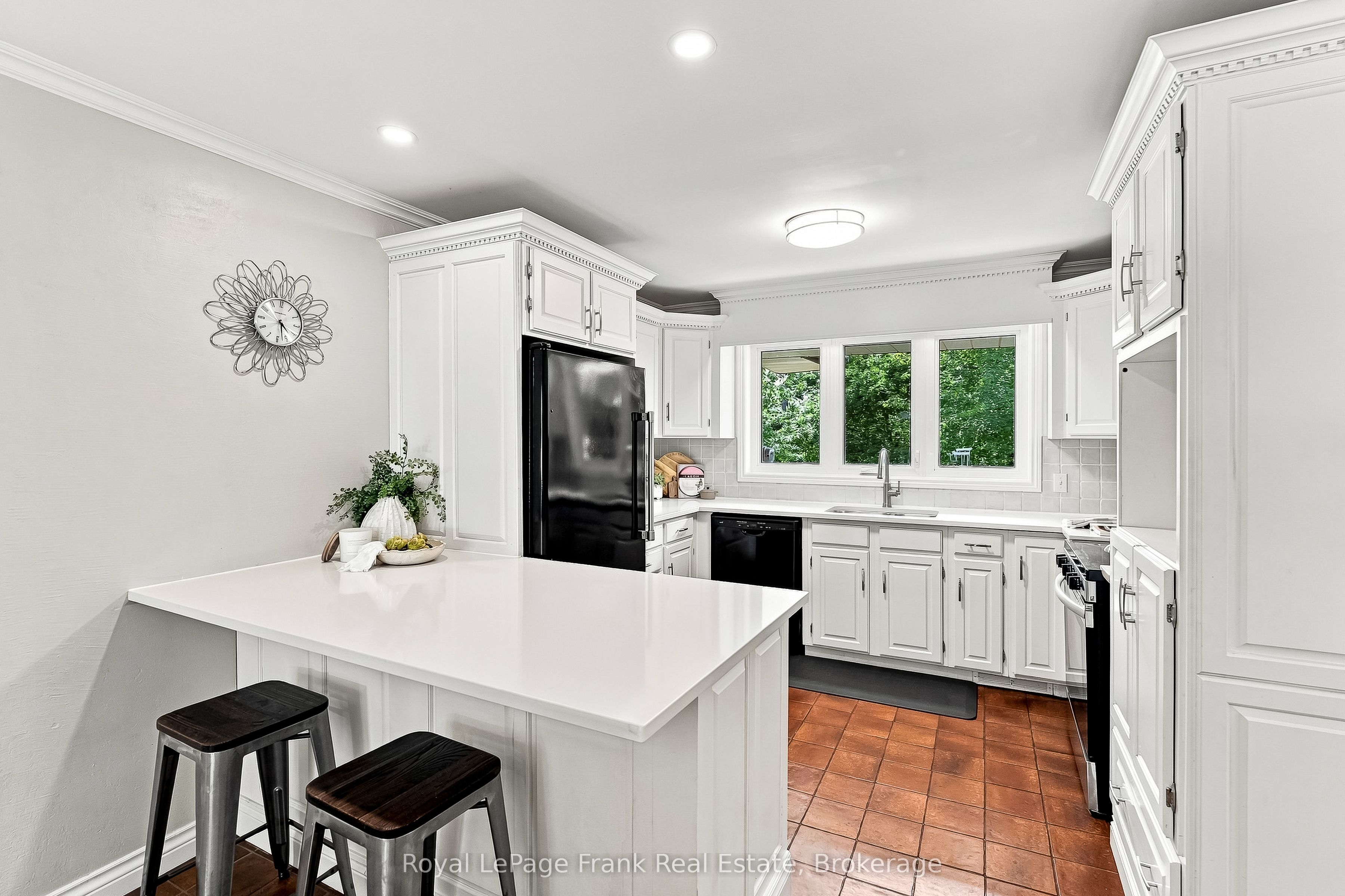 2407 Ashbridge Road Property Photo 18