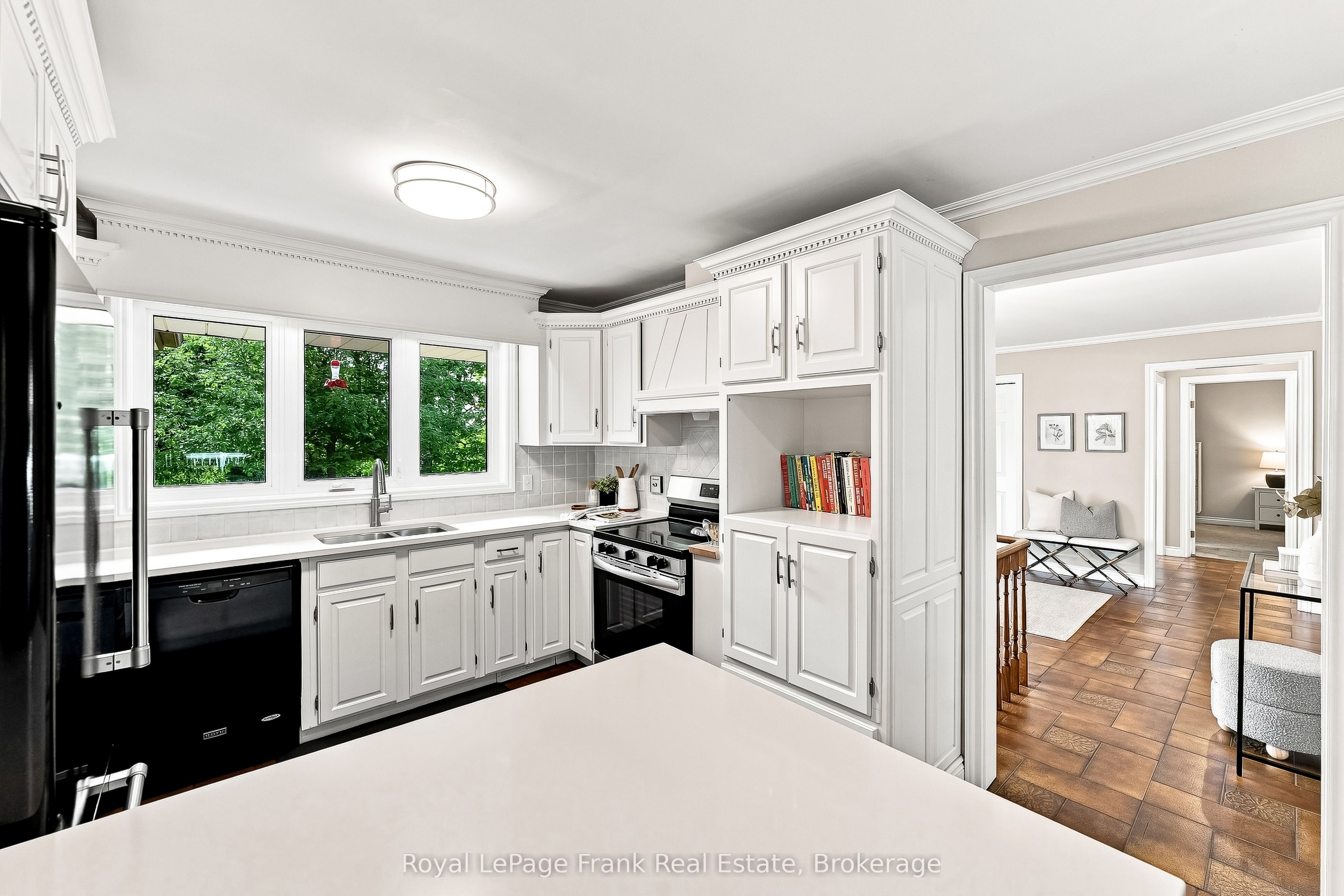 2407 Ashbridge Road Property Photo 19
