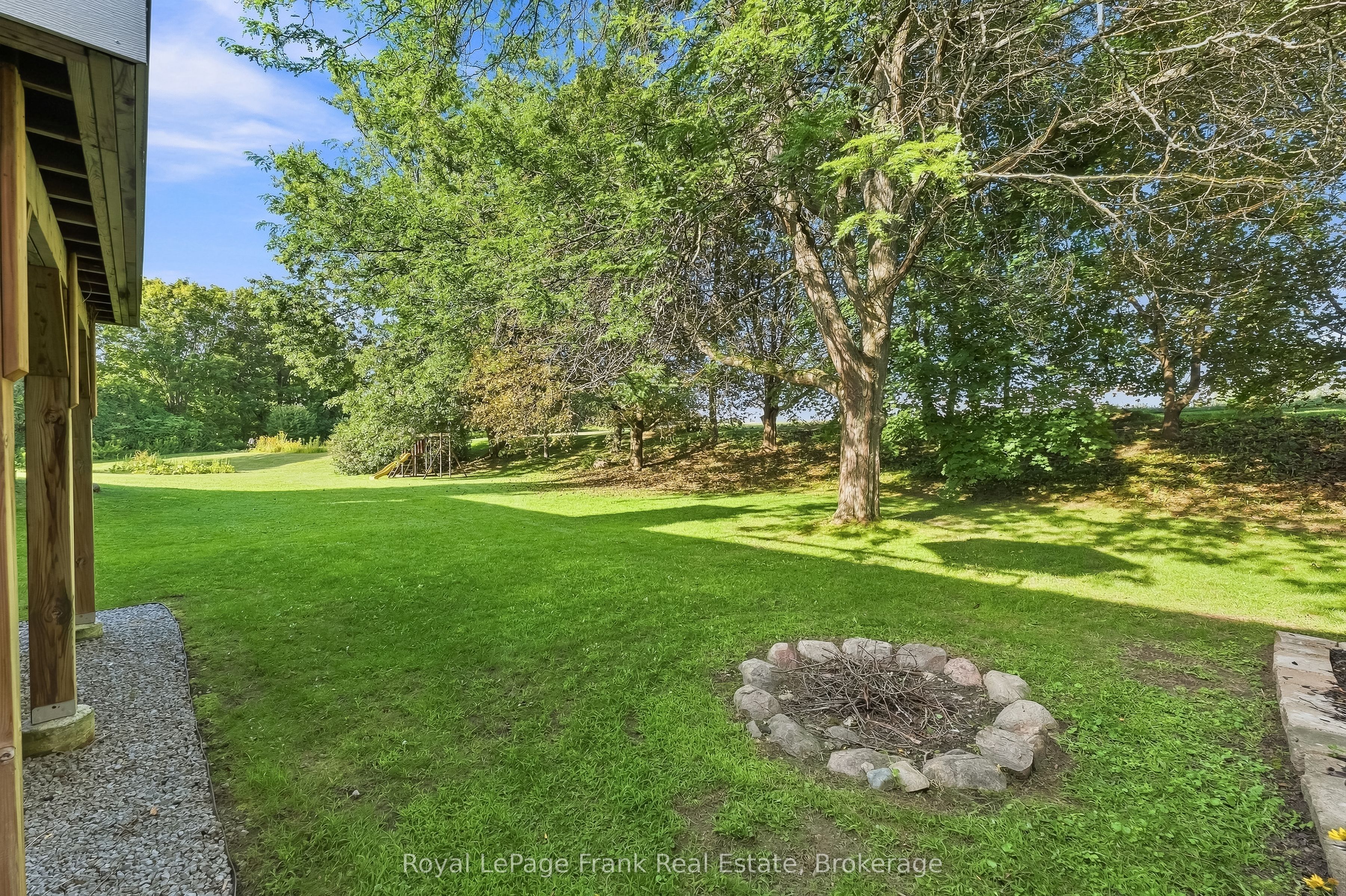 2407 Ashbridge Road Property Photo 43