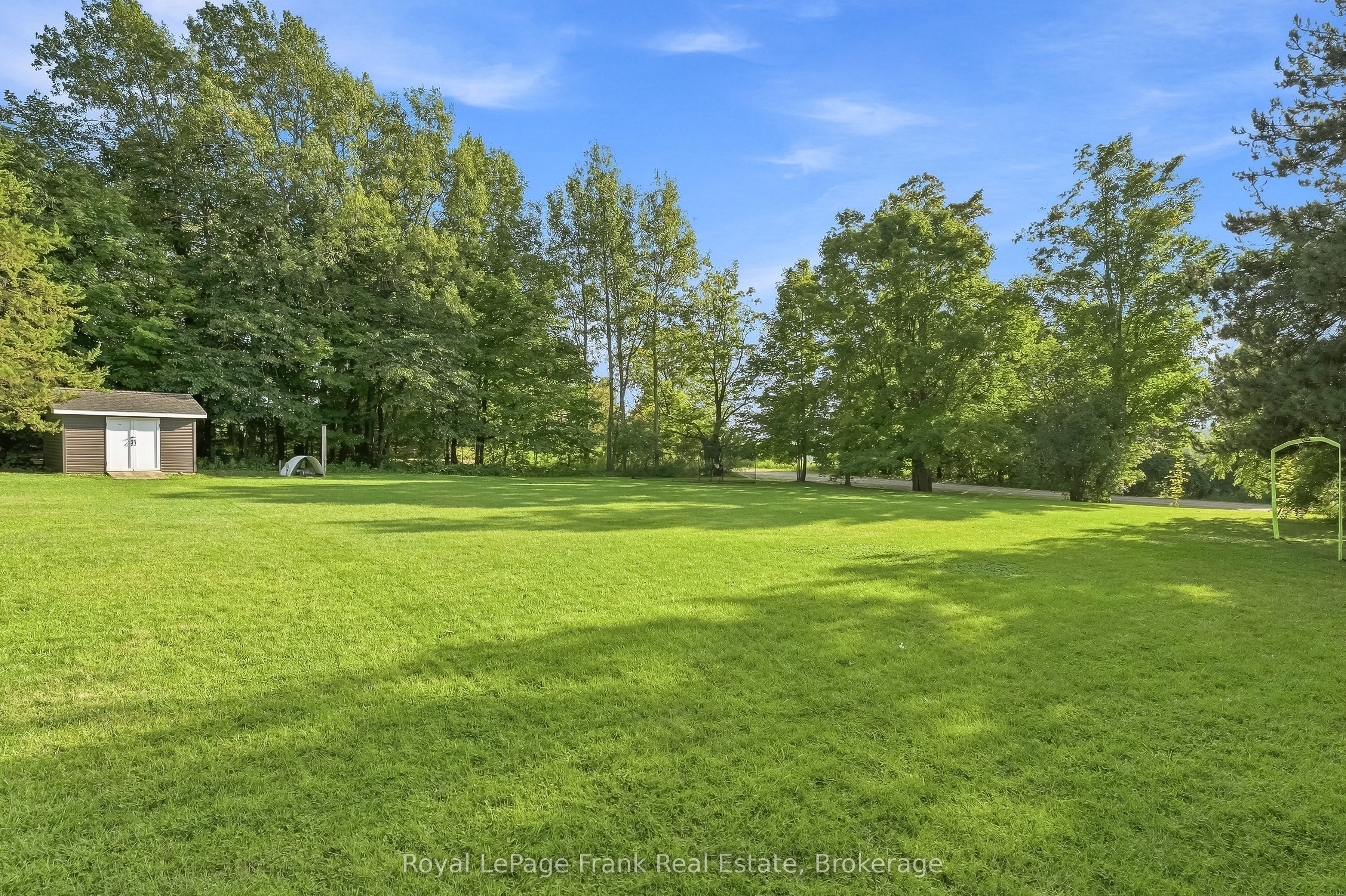 2407 Ashbridge Road Property Photo 44