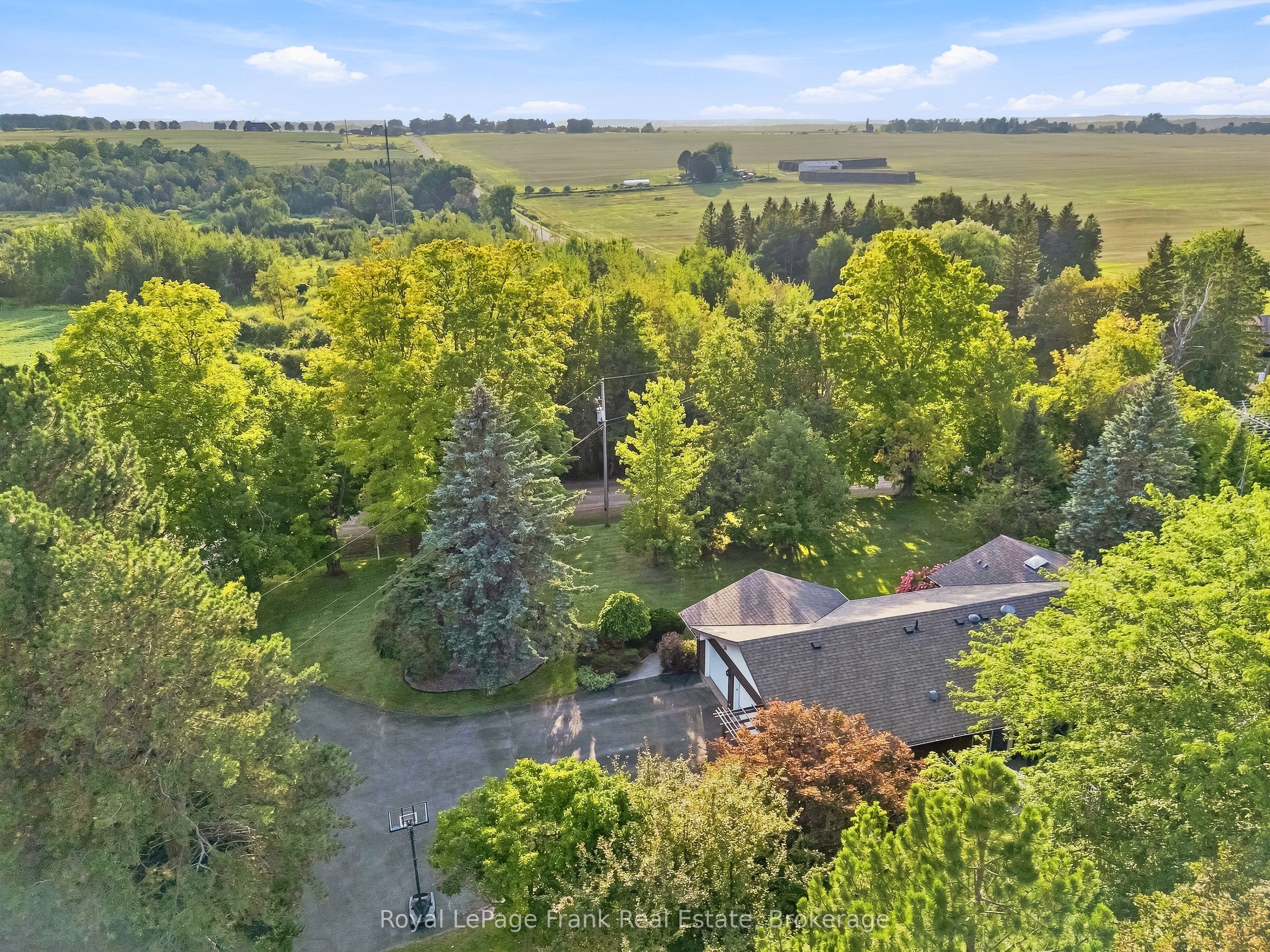 2407 Ashbridge Road Property Photo 45