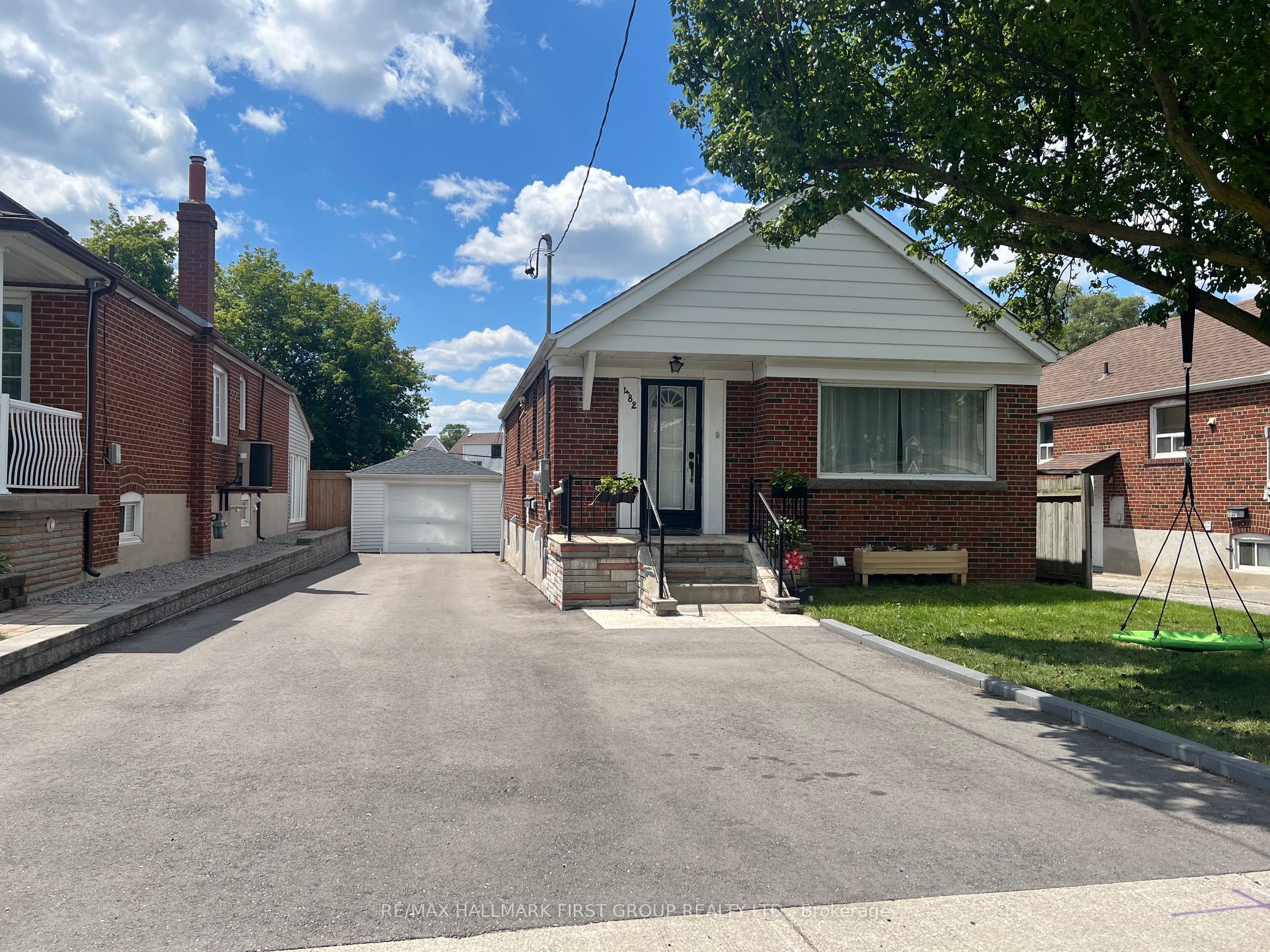 482 Warden Avenue