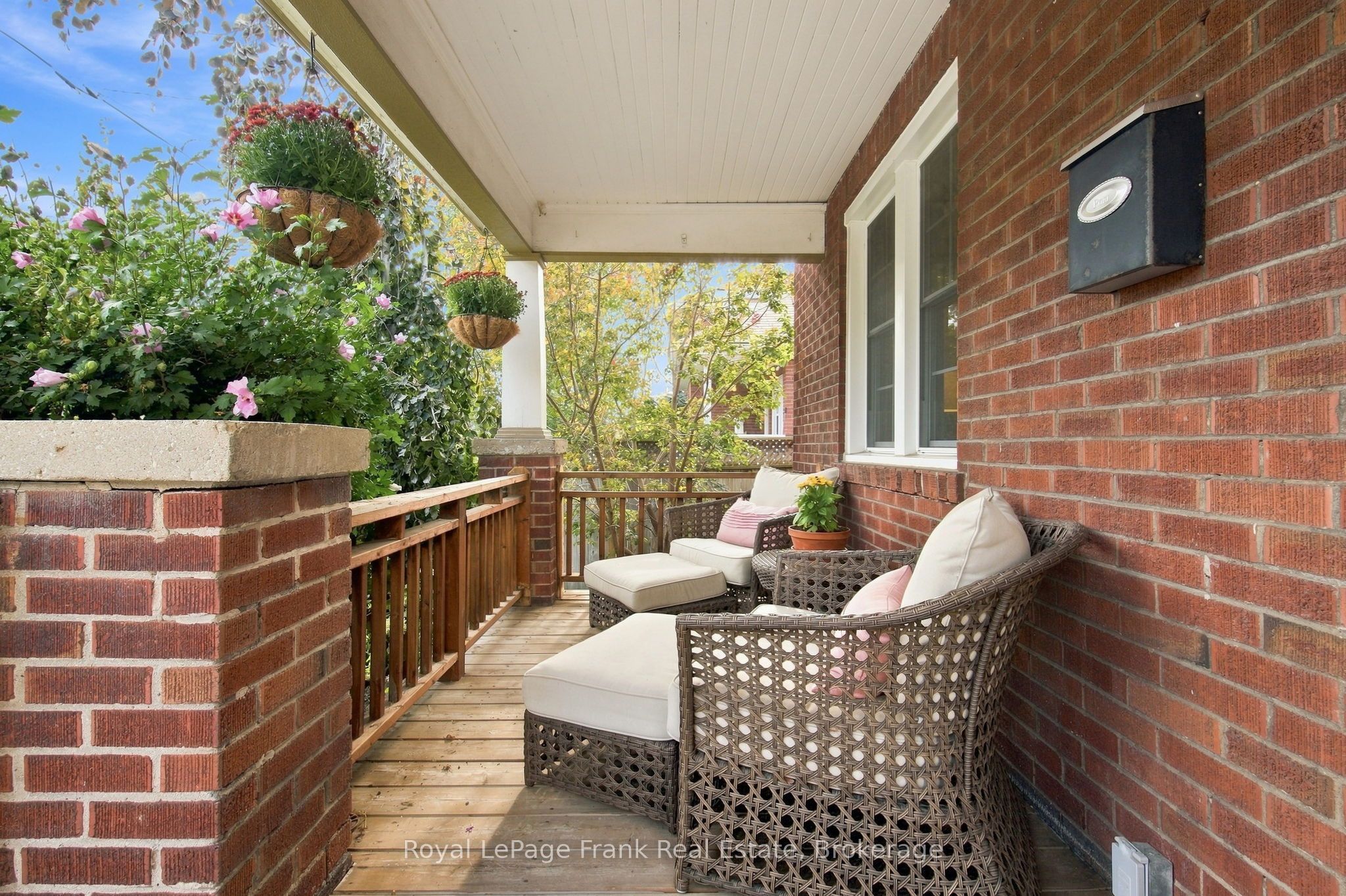 44 Mclaughlin Boulevard Property Photo 3