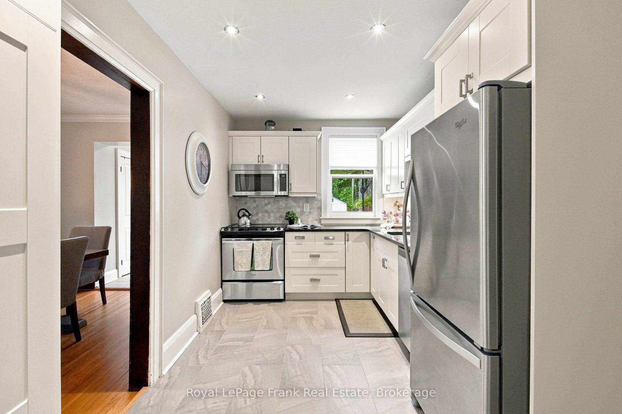 44 Mclaughlin Boulevard Property Photo 8