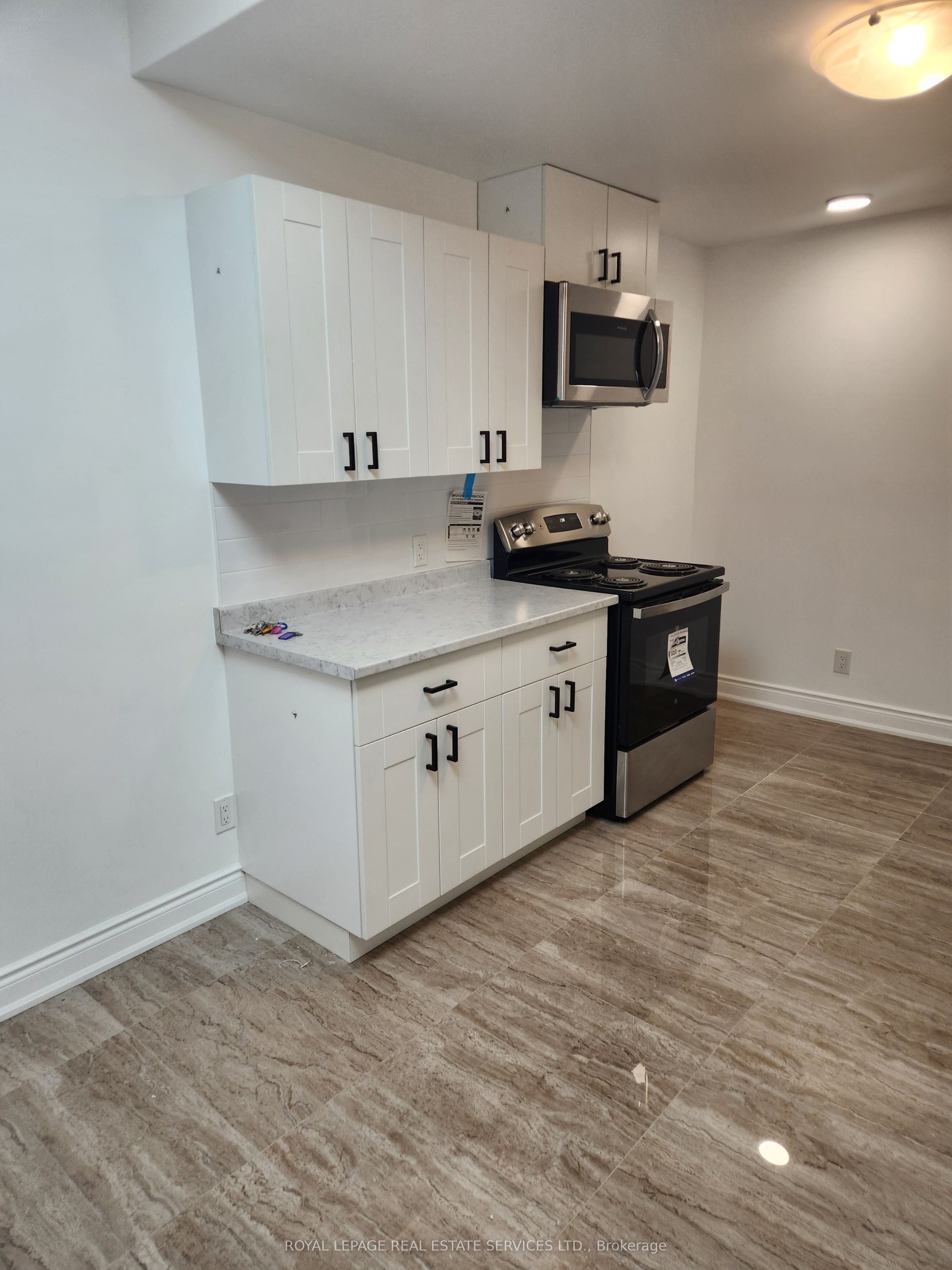 2820 Danforth Avenue 302 Property Photo 5