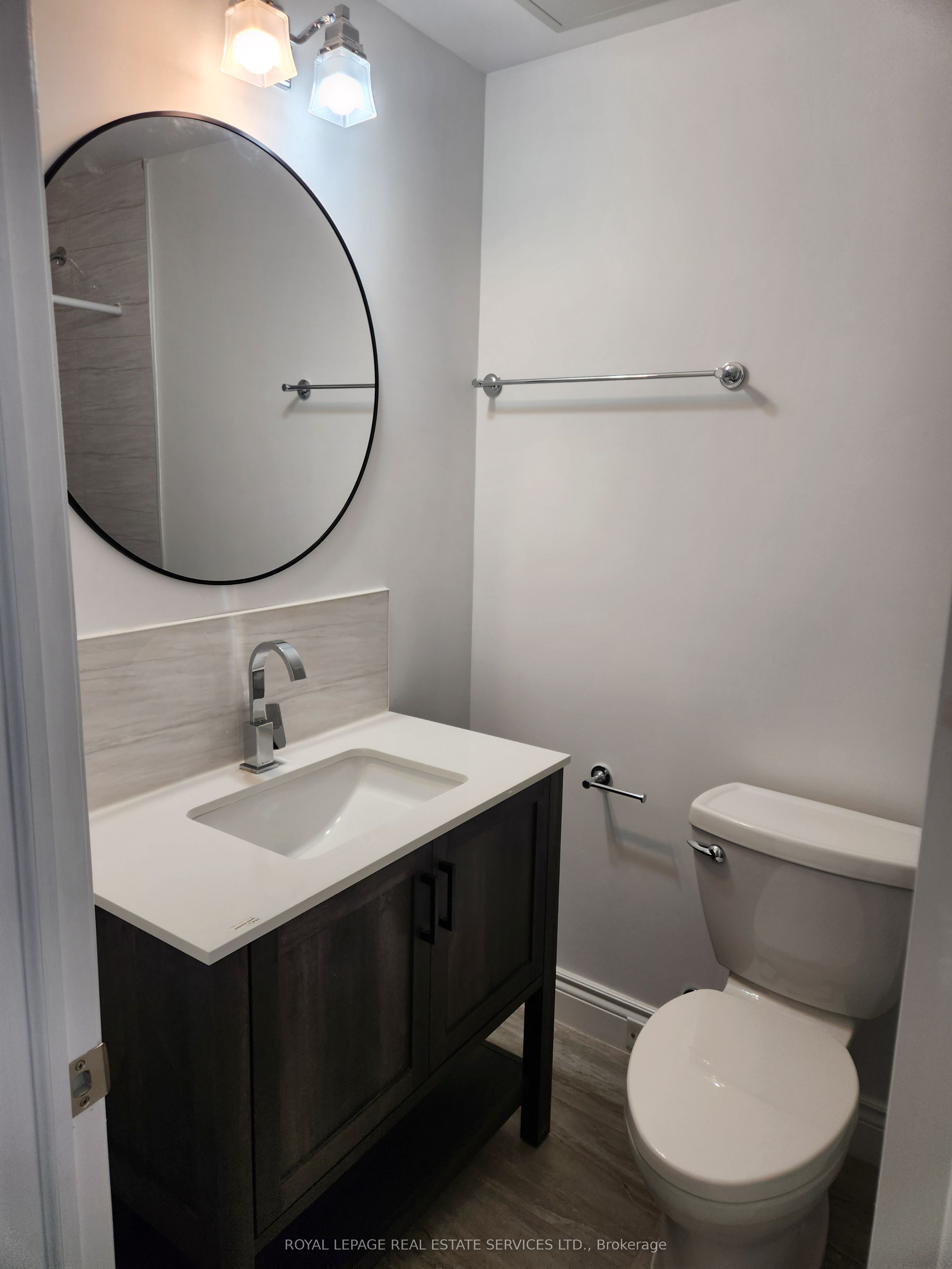 2820 Danforth Avenue 302 Property Photo 8