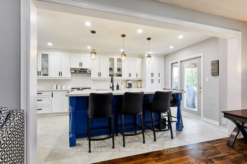 8 Murkar Crescent Property Photo 6
