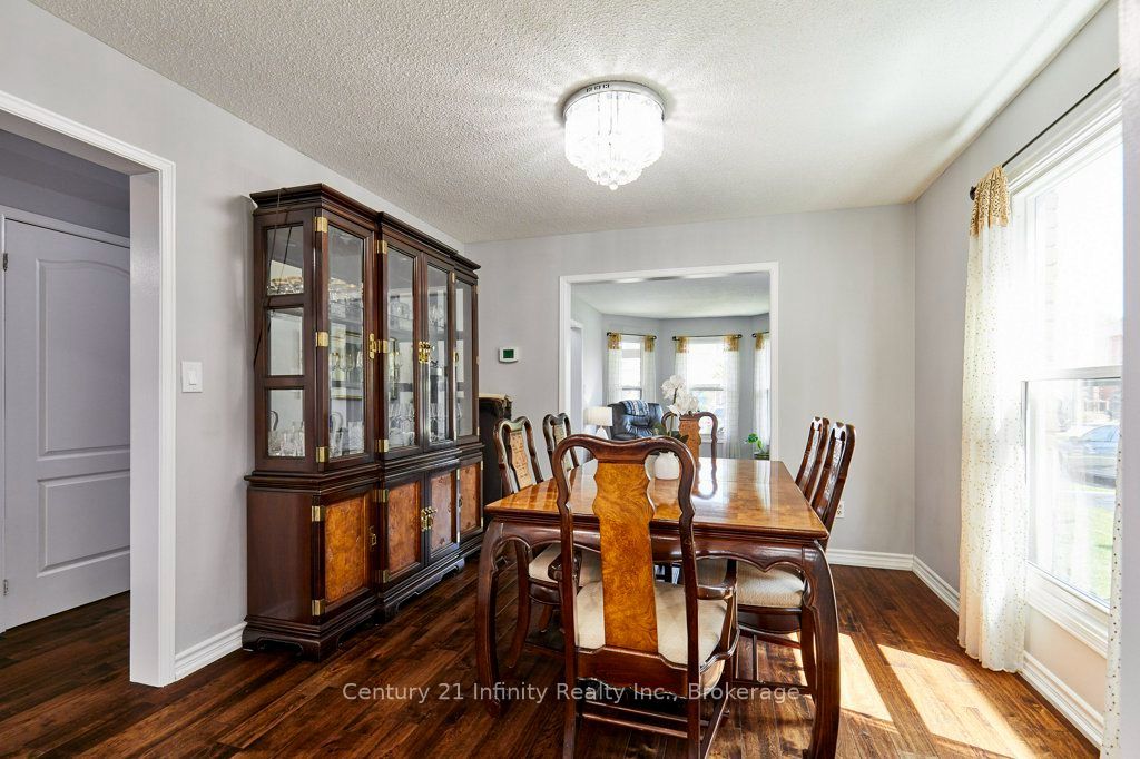 8 Murkar Crescent Property Photo 12