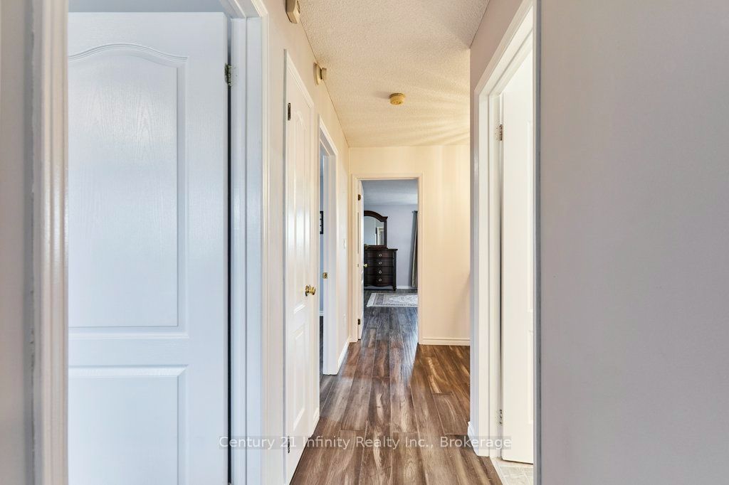 8 Murkar Crescent Property Photo 18