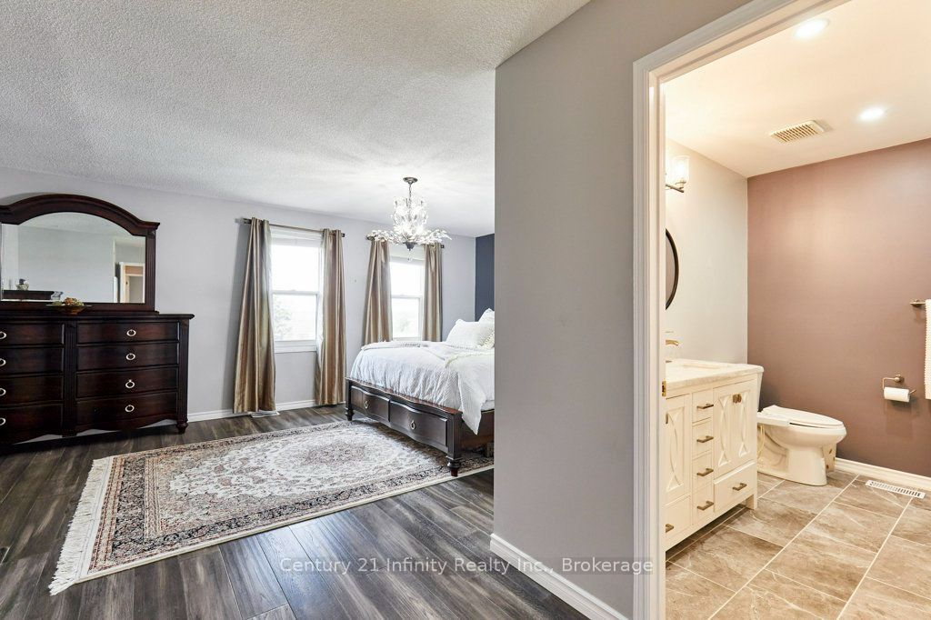 8 Murkar Crescent Property Photo 20