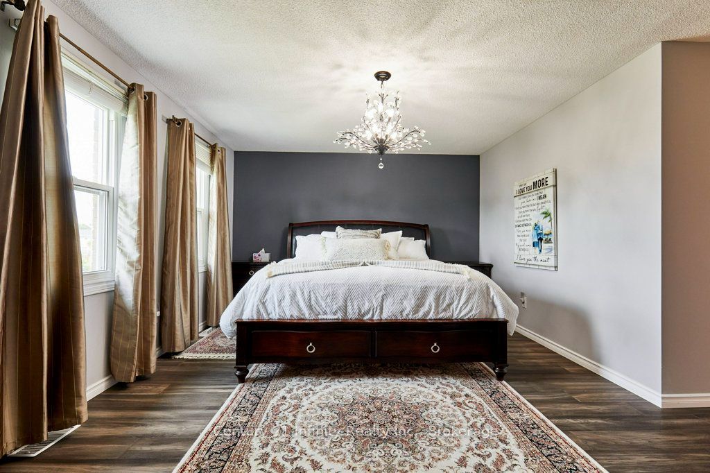 8 Murkar Crescent Property Photo 21
