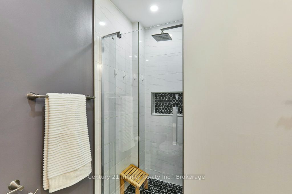 8 Murkar Crescent Property Photo 24