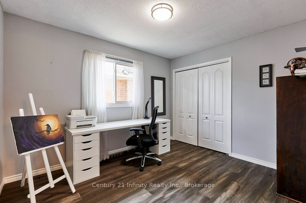 8 Murkar Crescent Property Photo 25