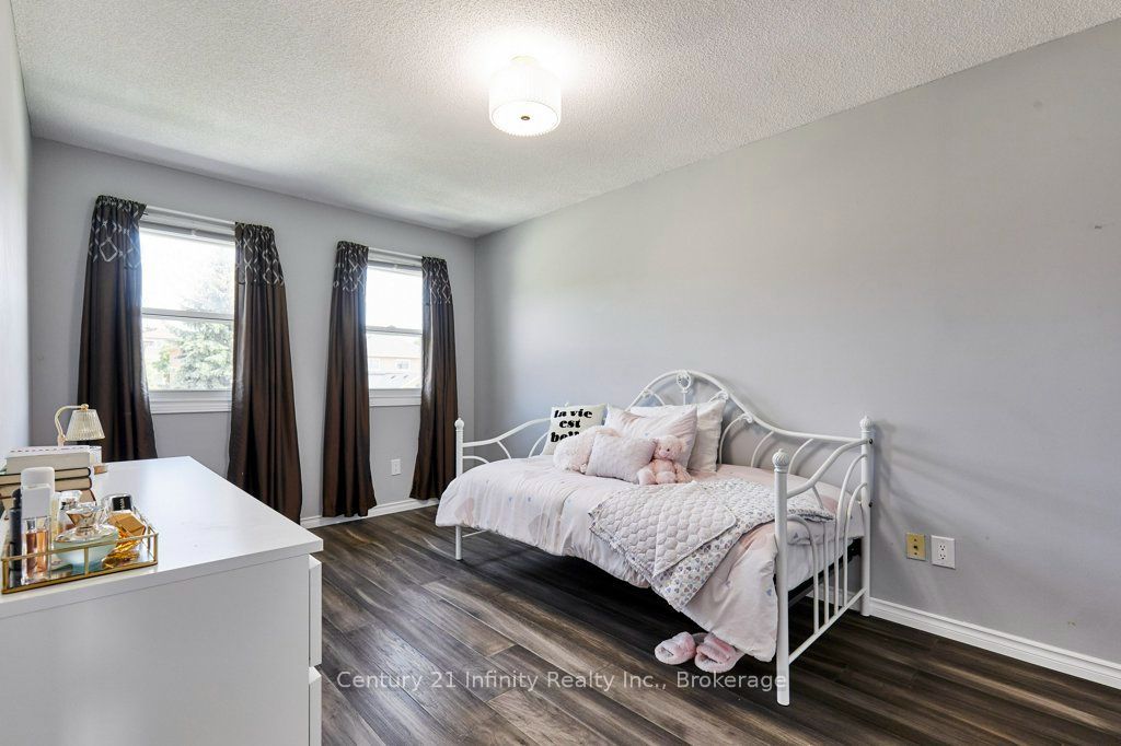 8 Murkar Crescent Property Photo 26