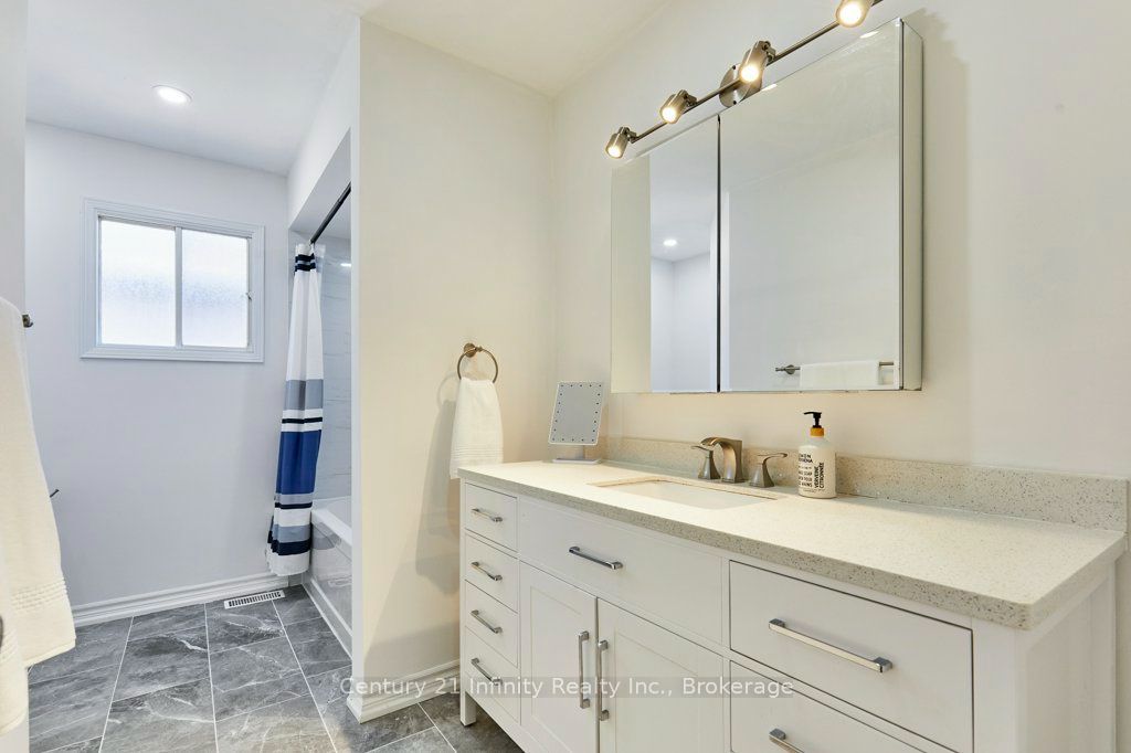8 Murkar Crescent Property Photo 30