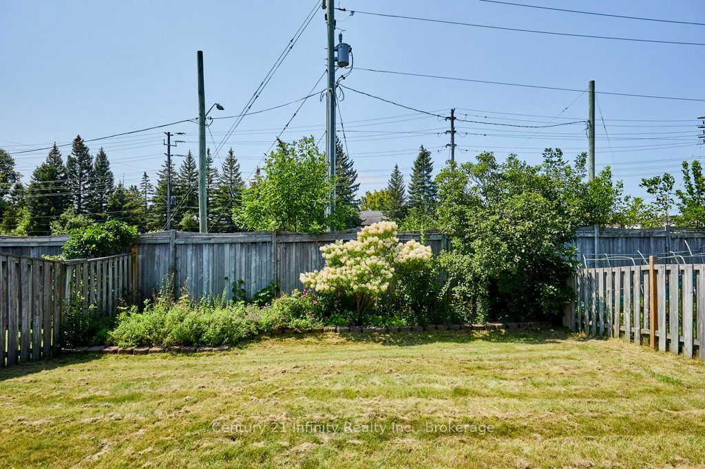 8 Murkar Crescent Property Photo 45