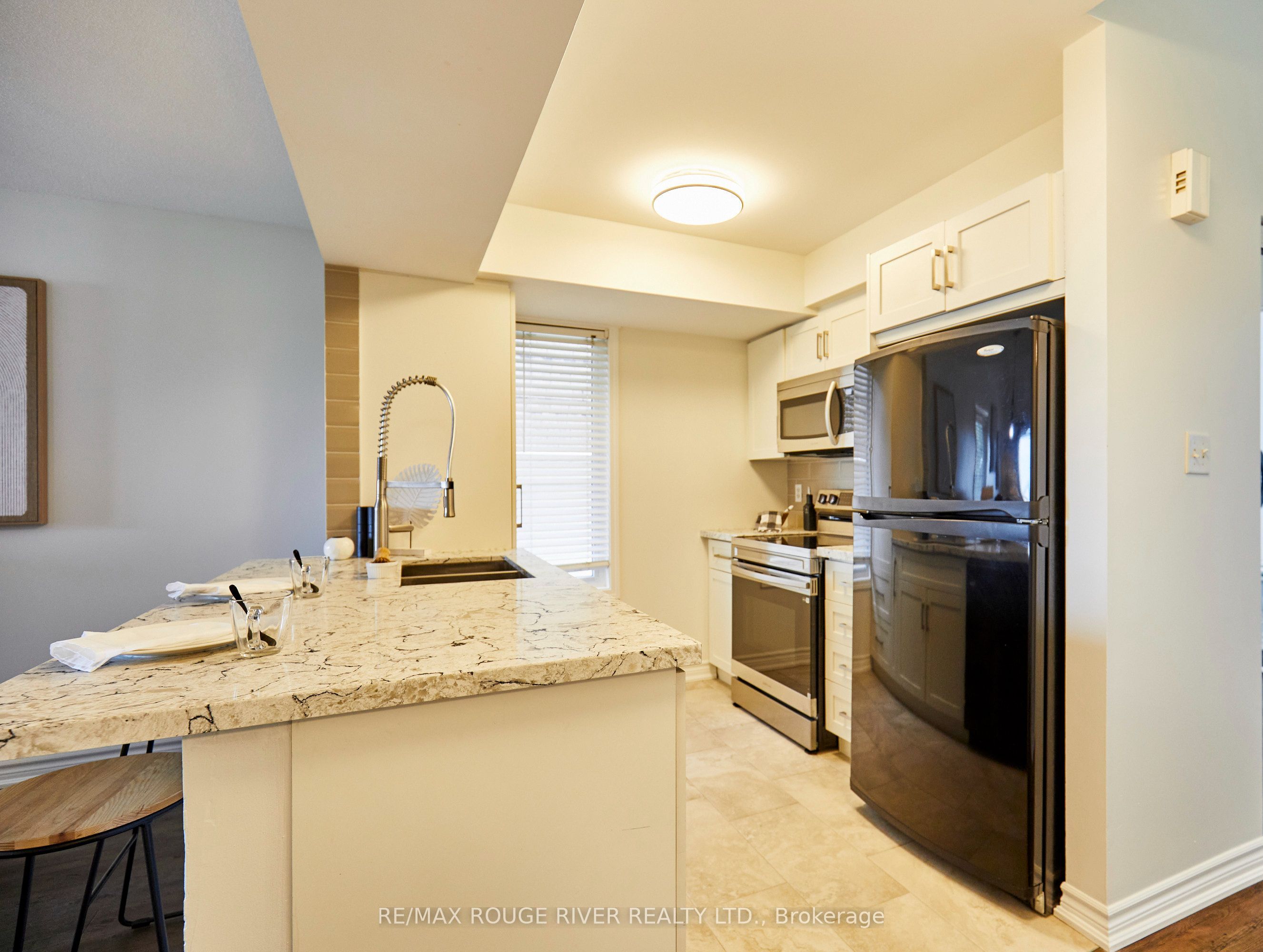 92 Petra Way 3 Property Photo 3