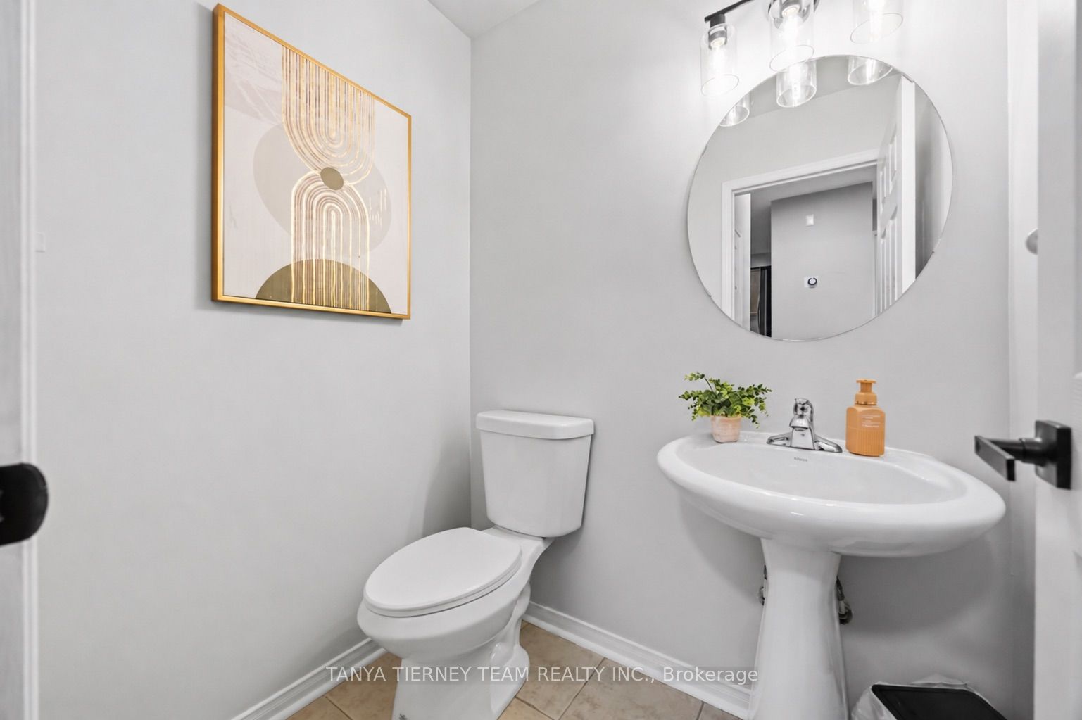 828 Taggart Crescent Property Photo 25