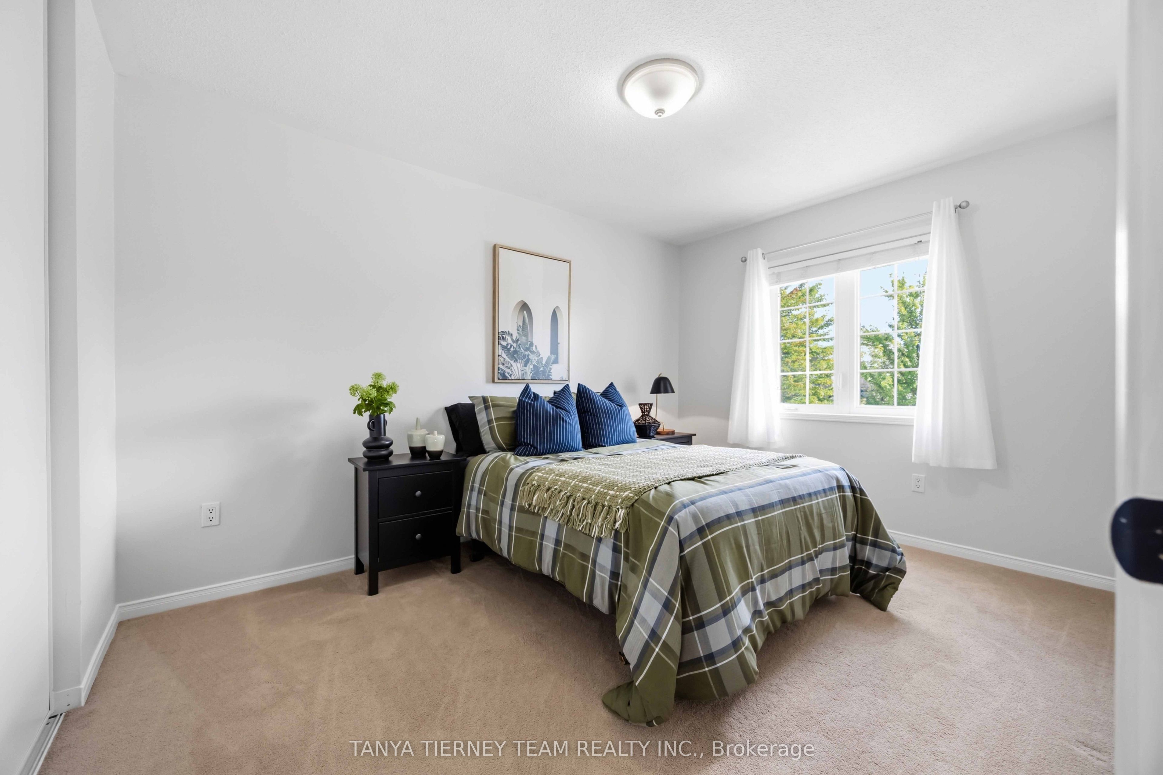 828 Taggart Crescent Property Photo 35