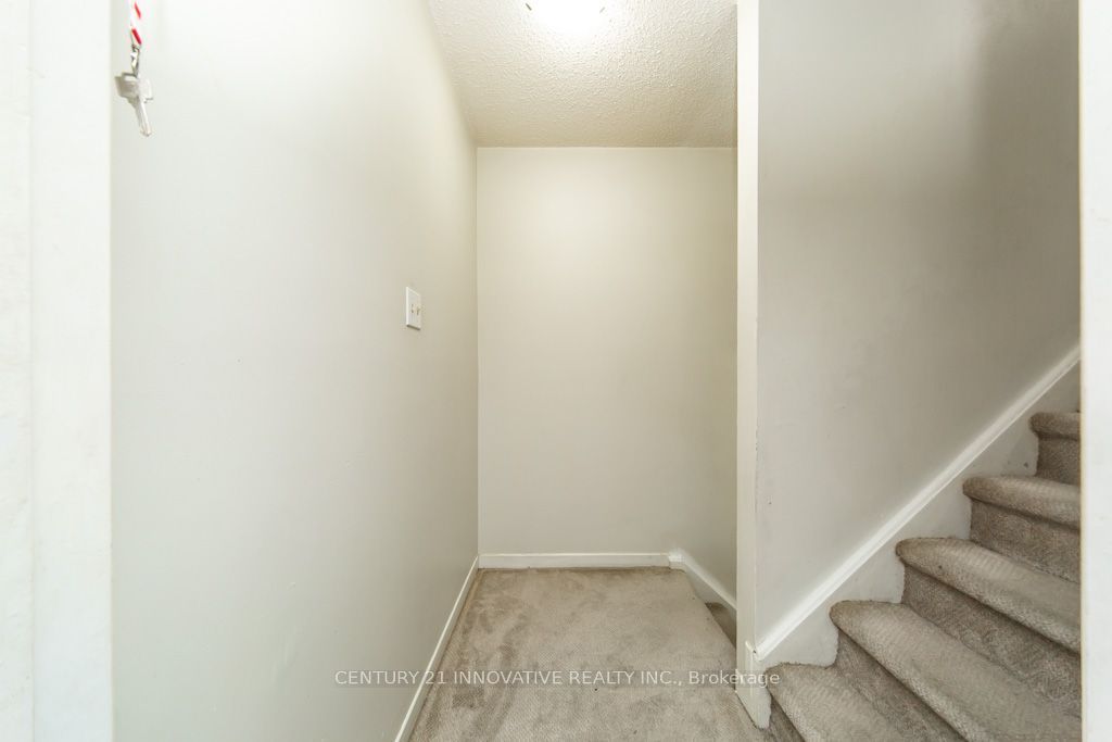 48 Dunthorne Court Property Photo 21