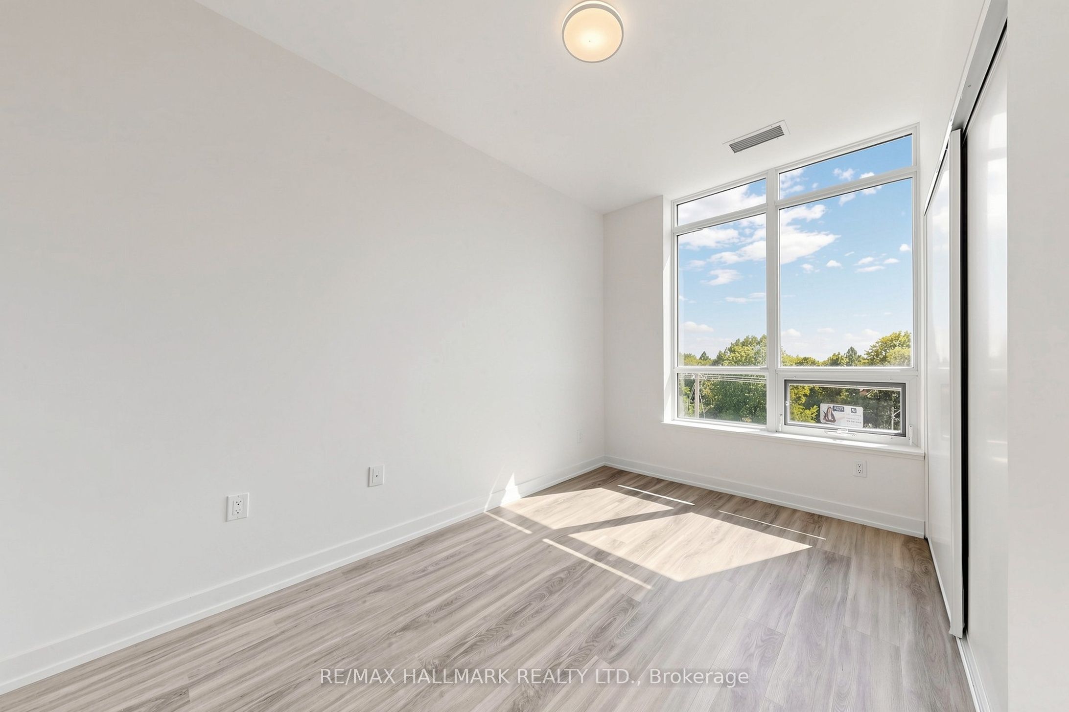 1010 Dundas Street E 517 Property Photo 25