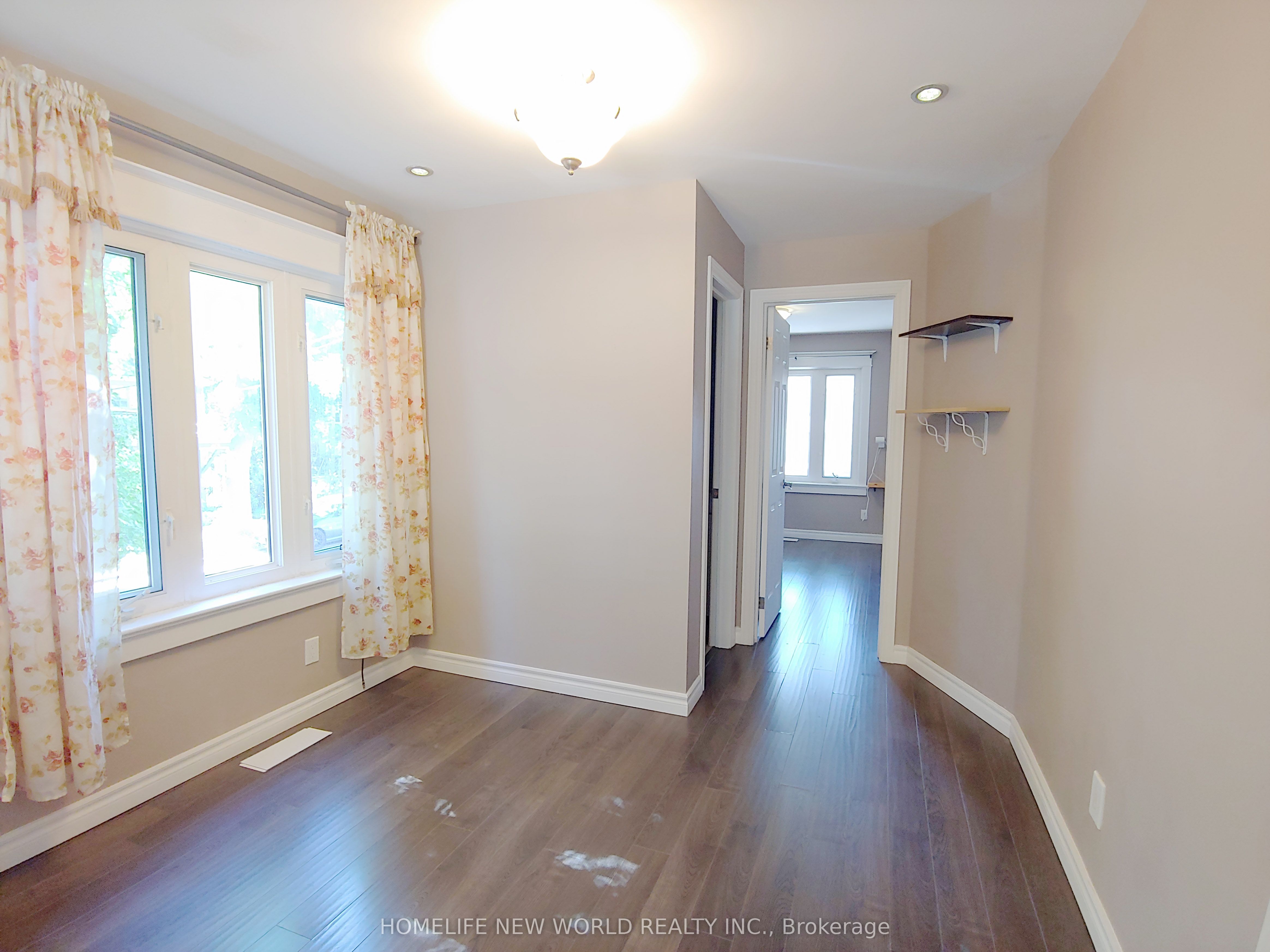 35 East Lynn Avenue Main Property Photo 2