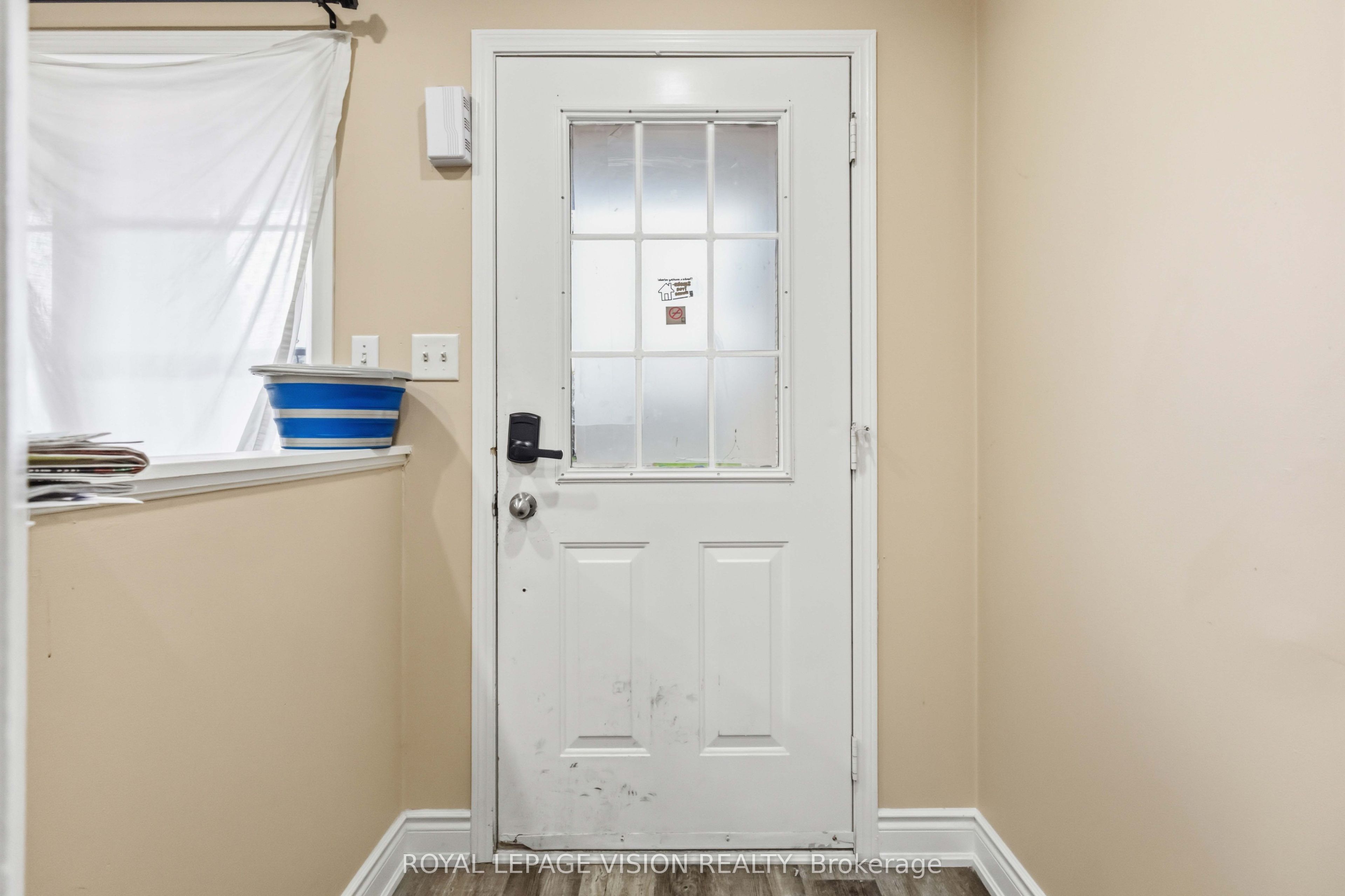 1815 Dalhousie Crescent Property Photo 4