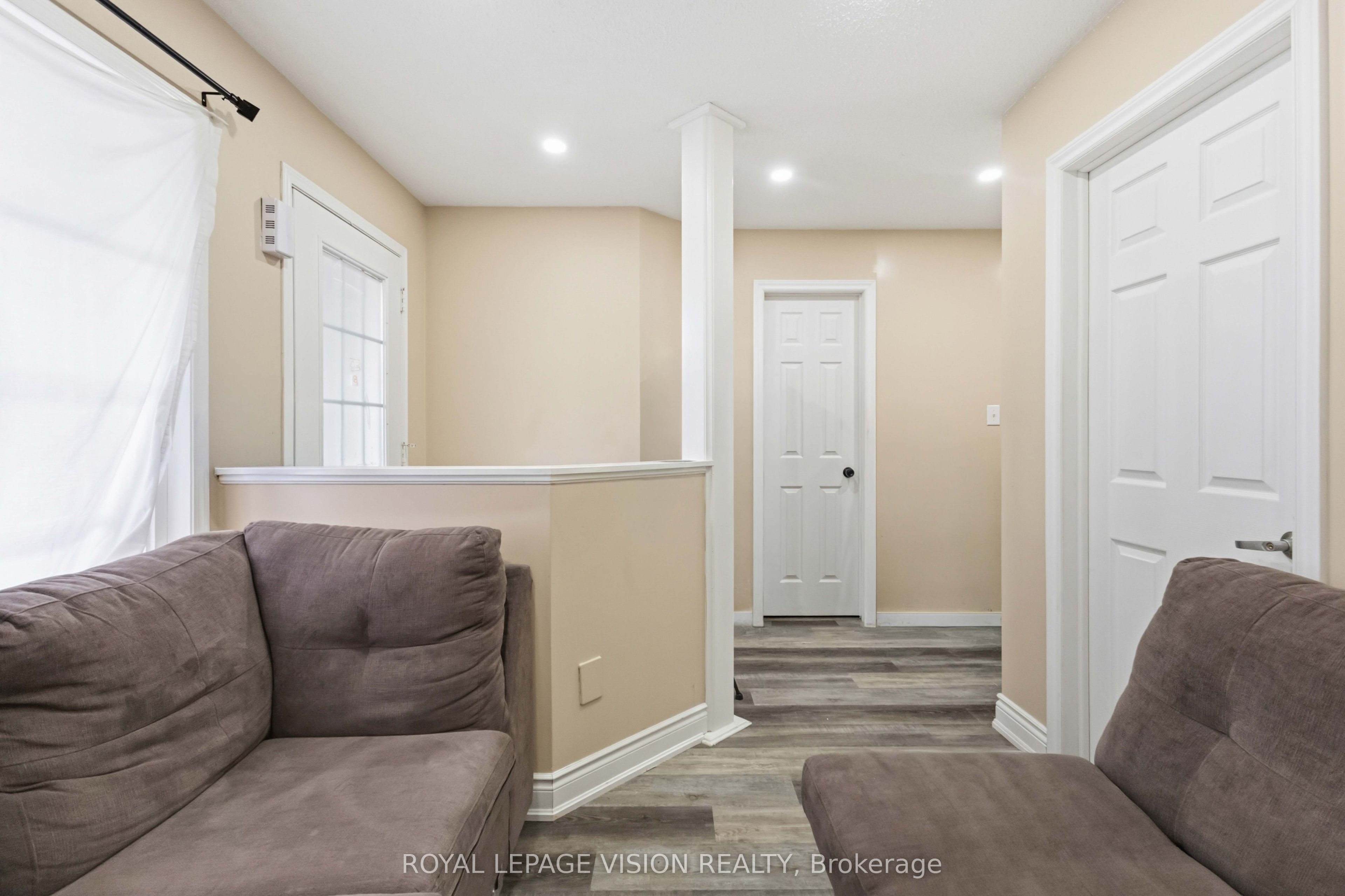 1815 Dalhousie Crescent Property Photo 7