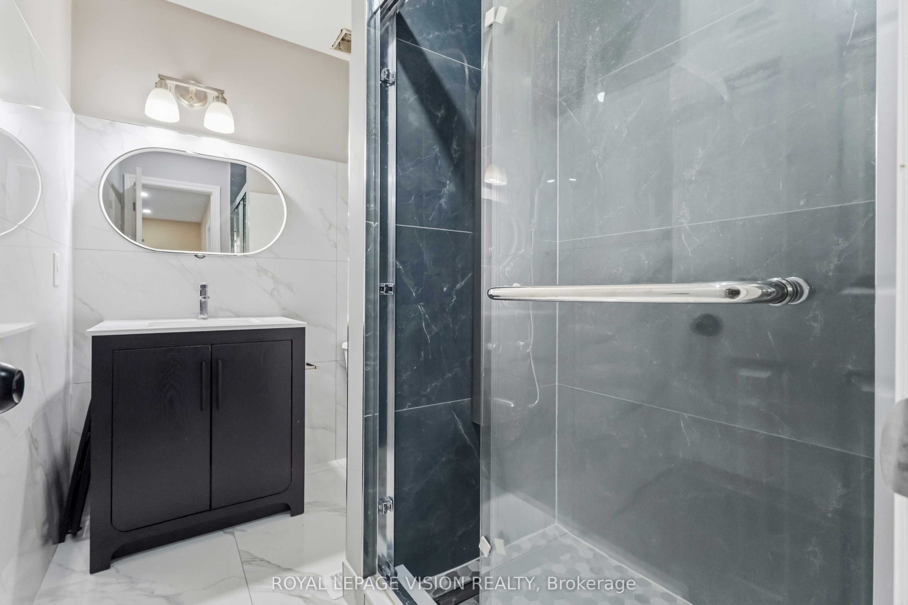 1815 Dalhousie Crescent Property Photo 10