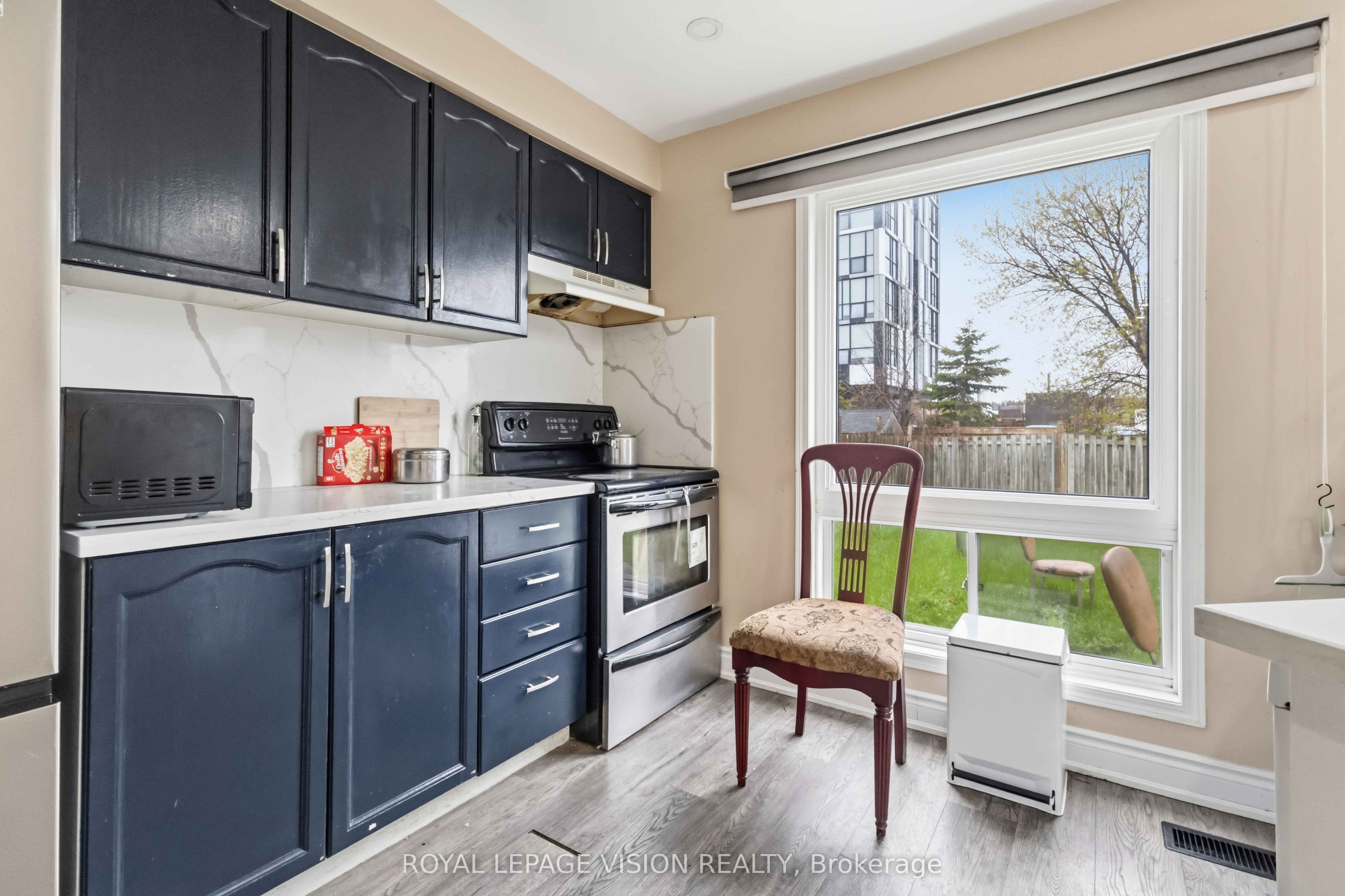 1815 Dalhousie Crescent Property Photo 13