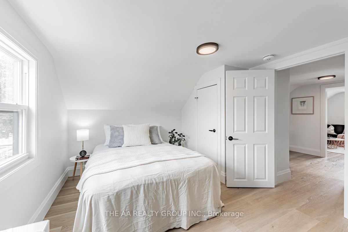 212 Oshawa Boulevard S Property Photo 28