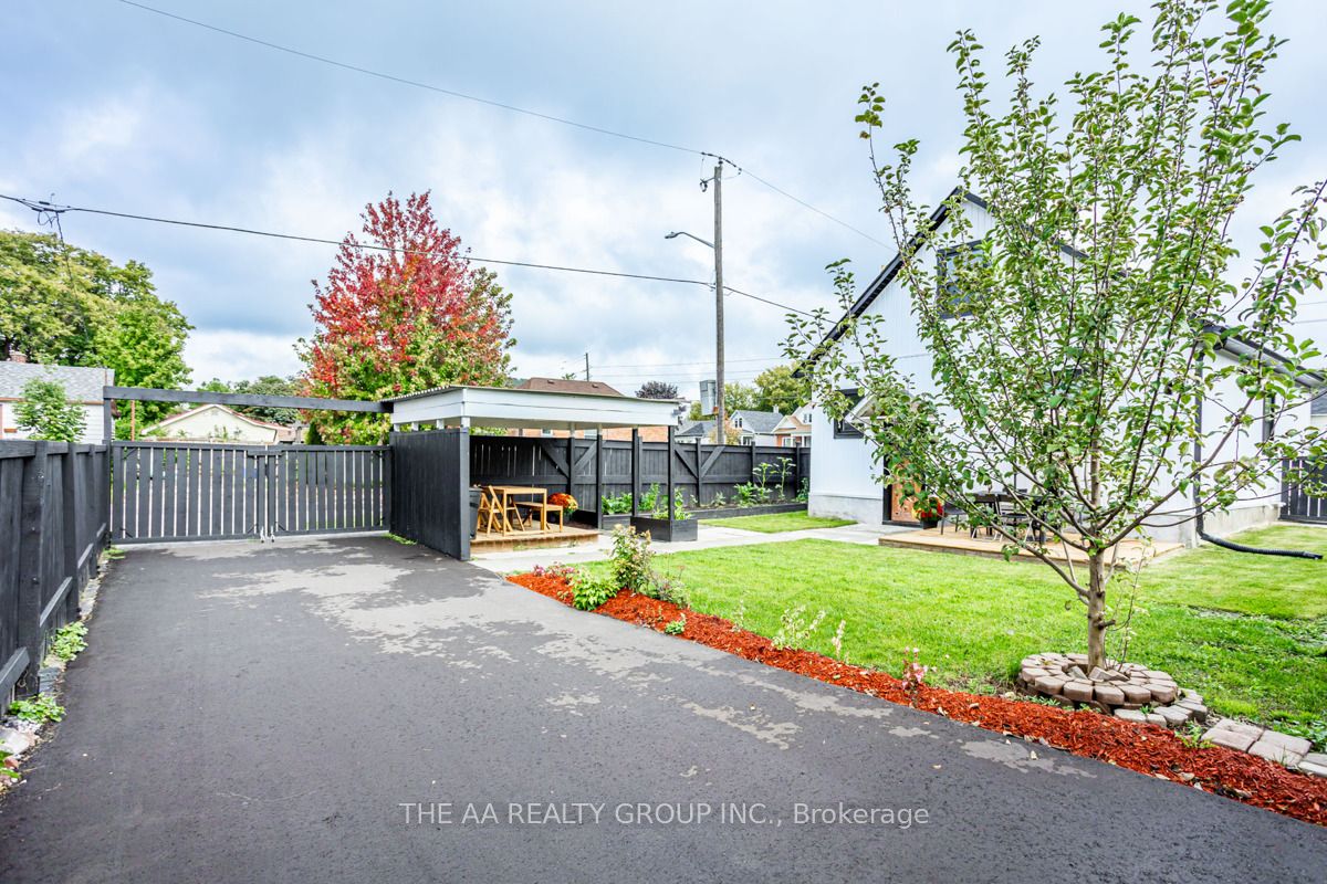 212 Oshawa Boulevard S Property Photo 38
