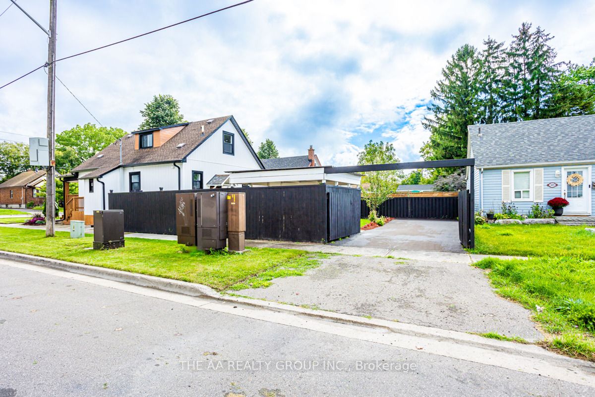 212 Oshawa Boulevard S Property Photo 39