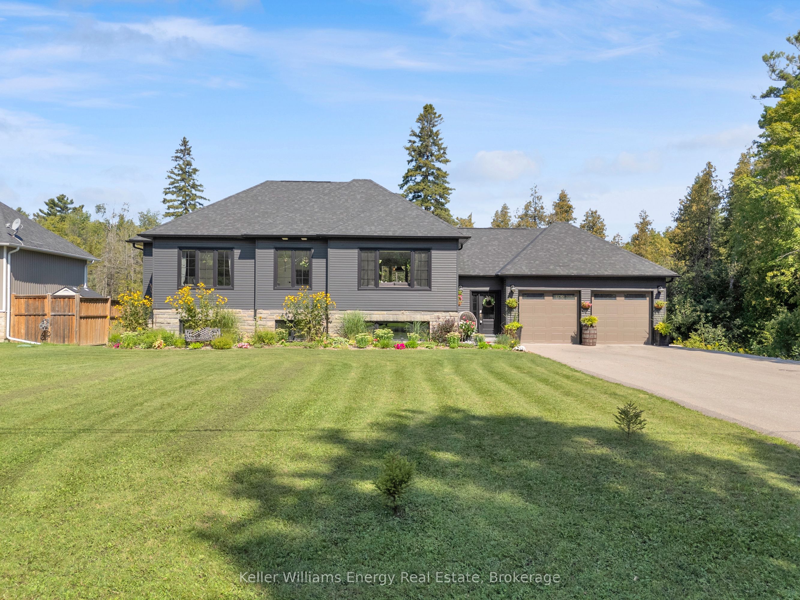 29 Waldweg Drive Property Photo 4