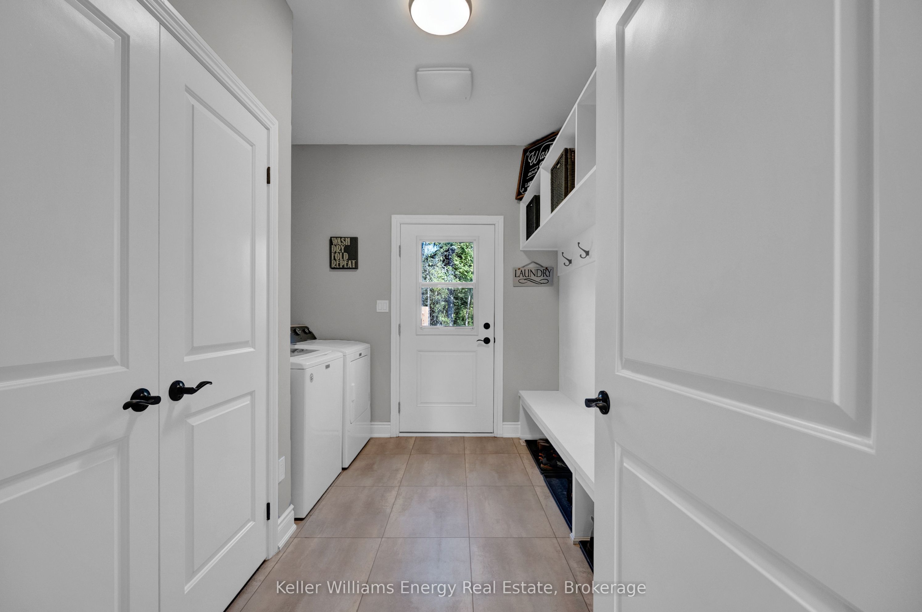 29 Waldweg Drive Property Photo 7