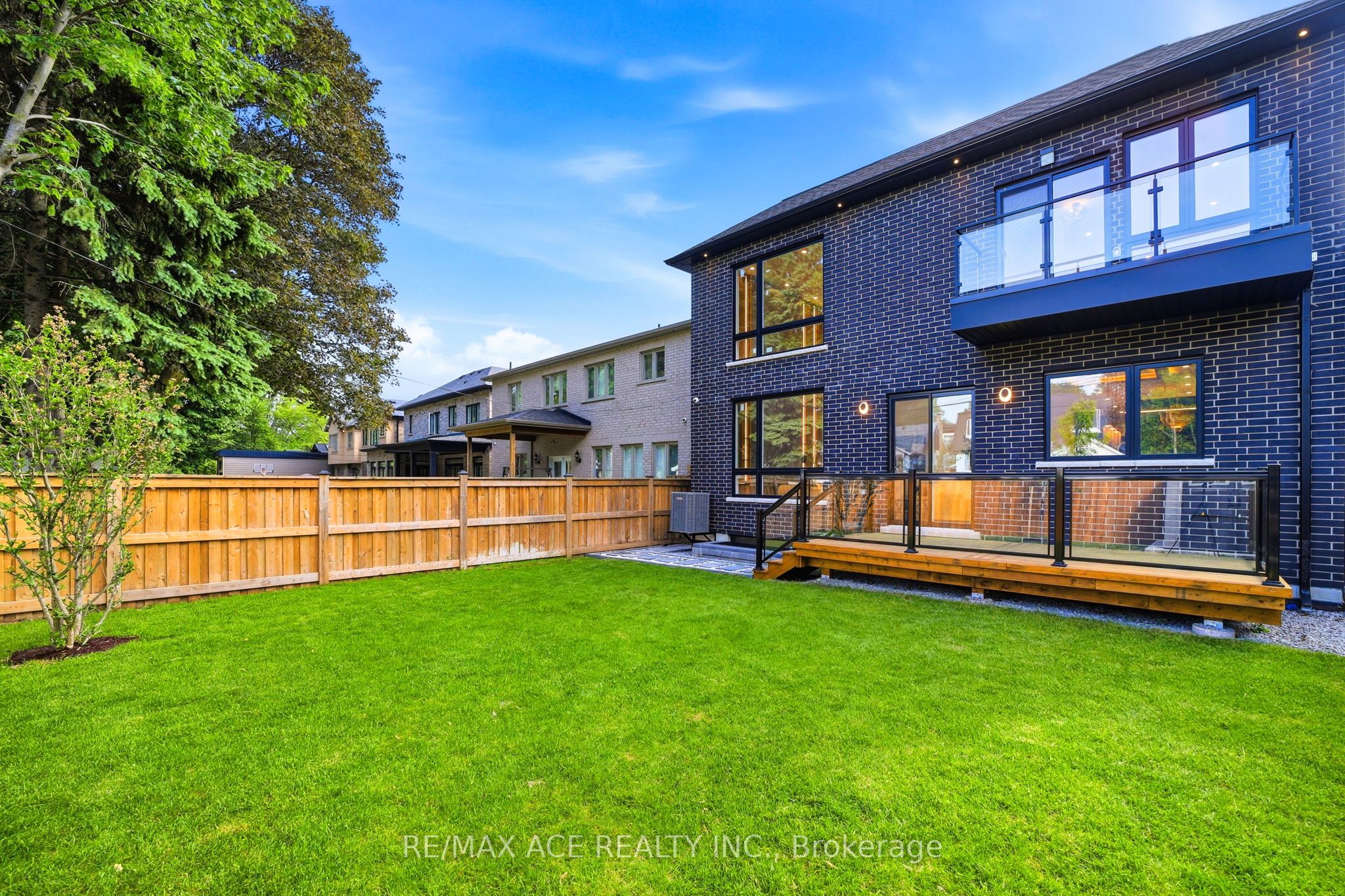 61 Harewood Avenue Property Photo 46
