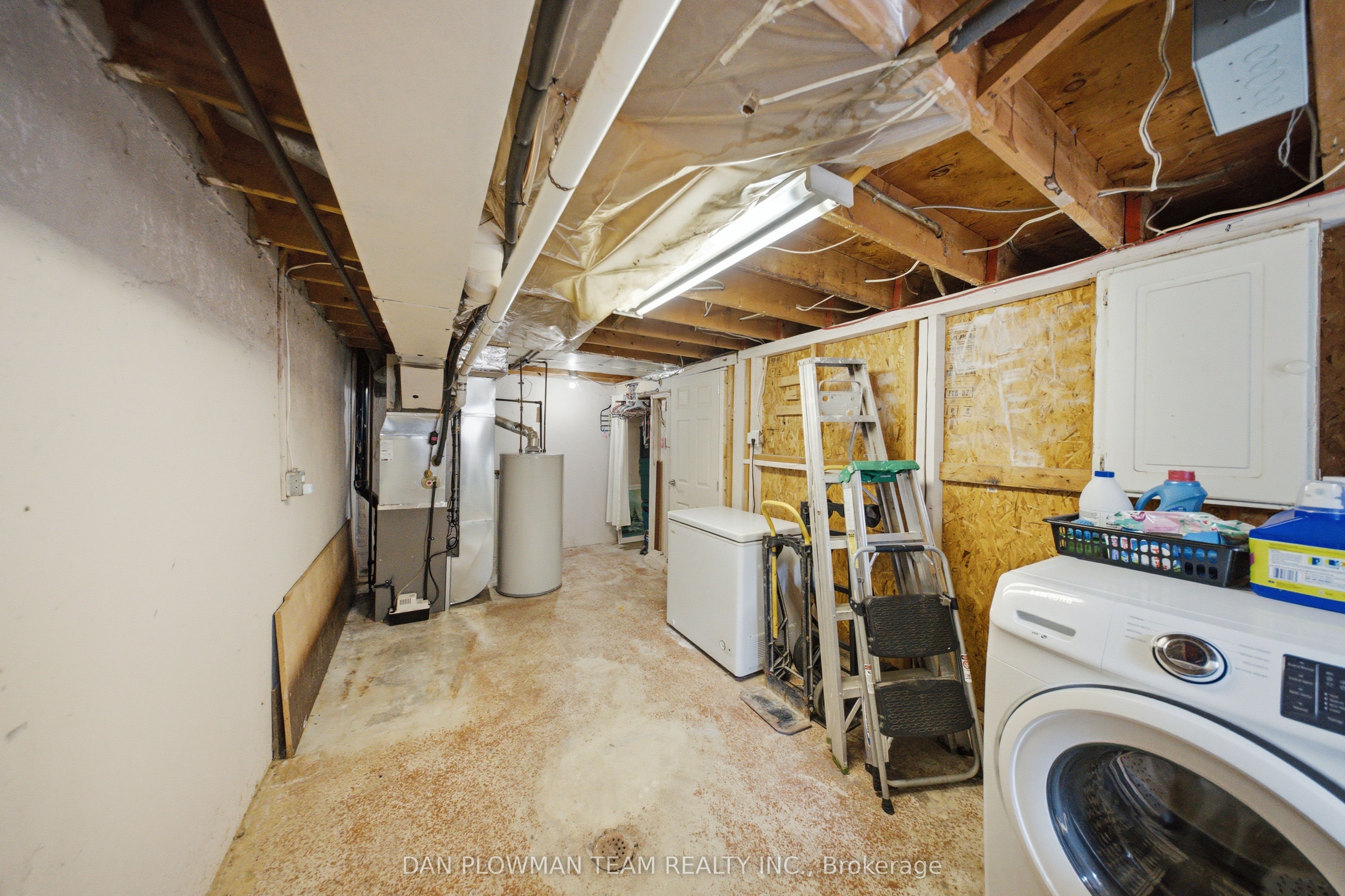 960 Glen Street 108 Property Photo 33
