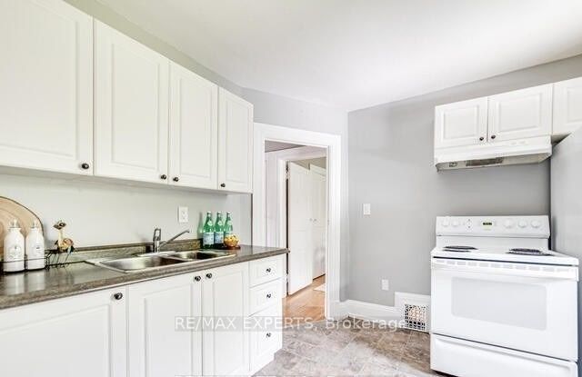 98 E Elgin Street 2 Property Photo 7