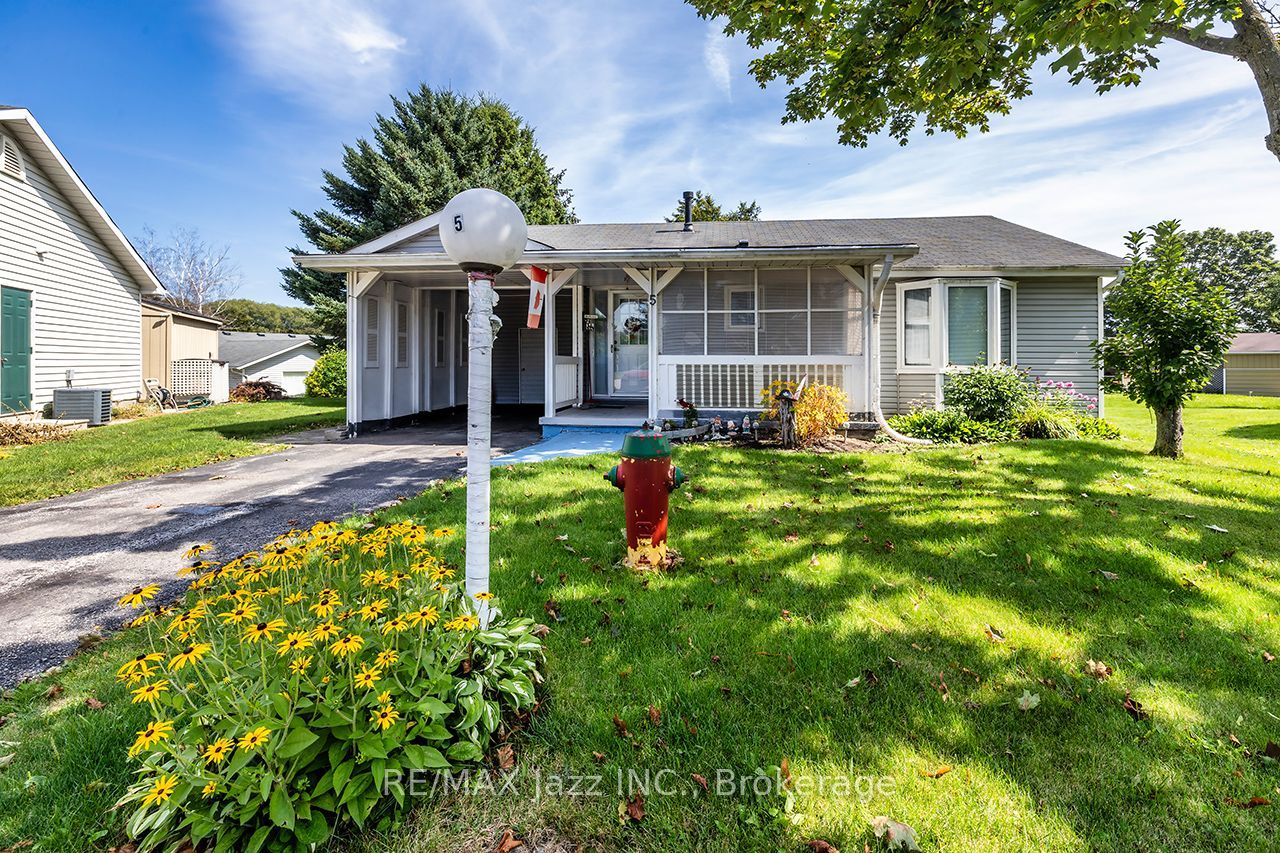 5 King Court Property Photo 3