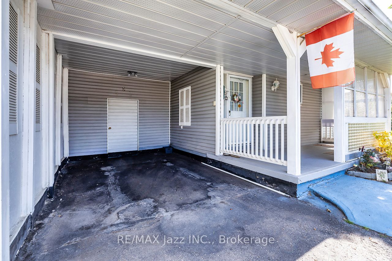 5 King Court Property Photo 4