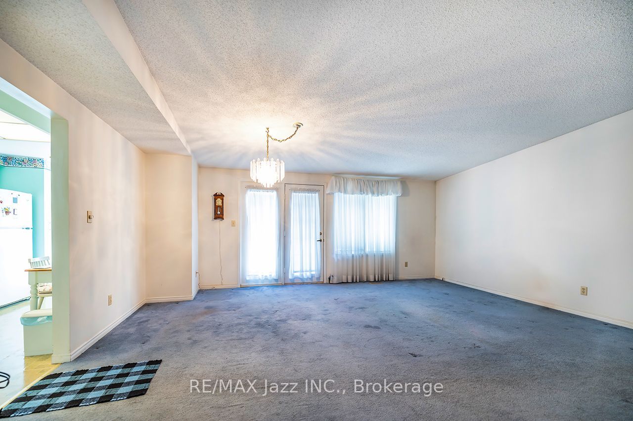 5 King Court Property Photo 7