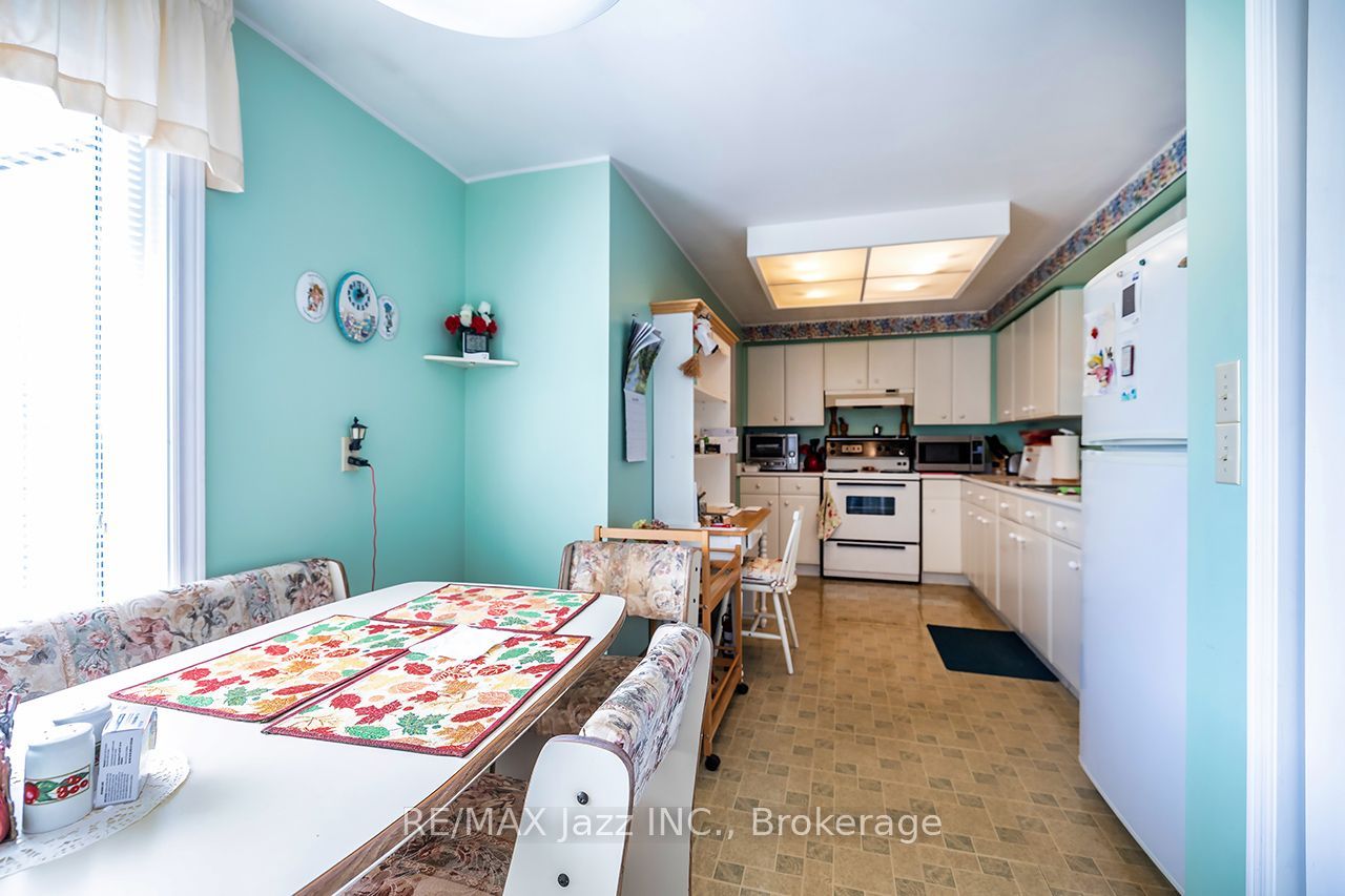 5 King Court Property Photo 15