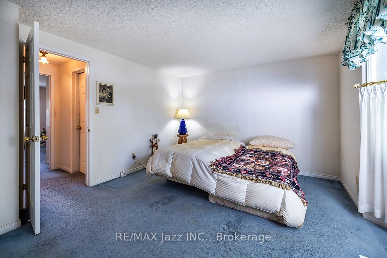 5 King Court Property Photo 17
