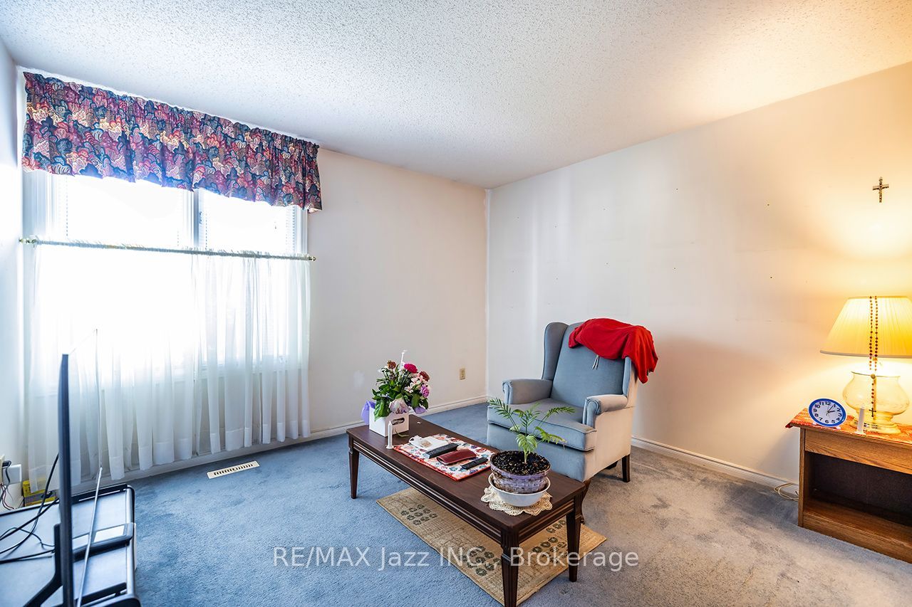 5 King Court Property Photo 19