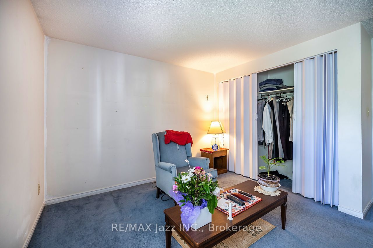5 King Court Property Photo 20