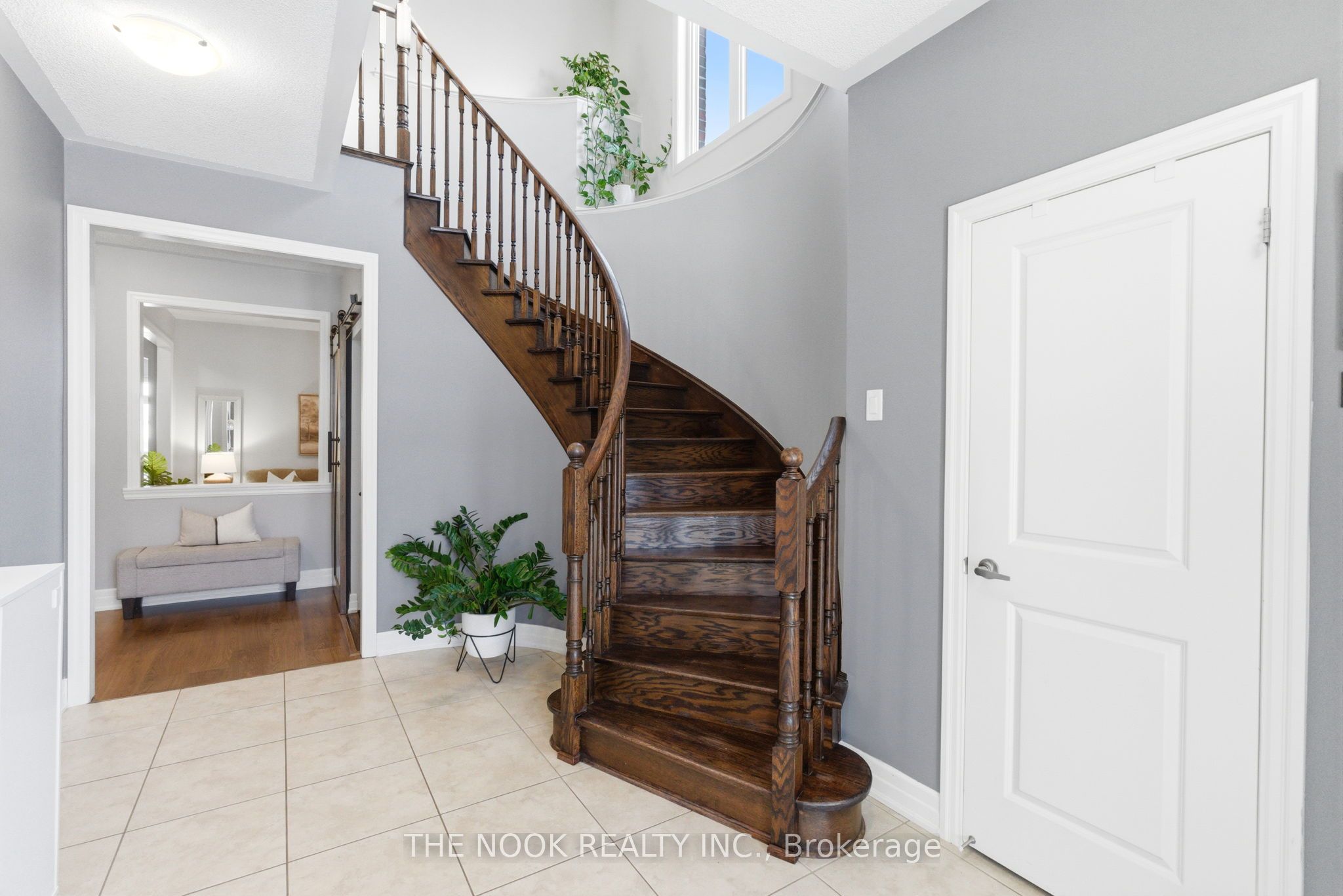 2507 Standardbred Drive Property Photo 4