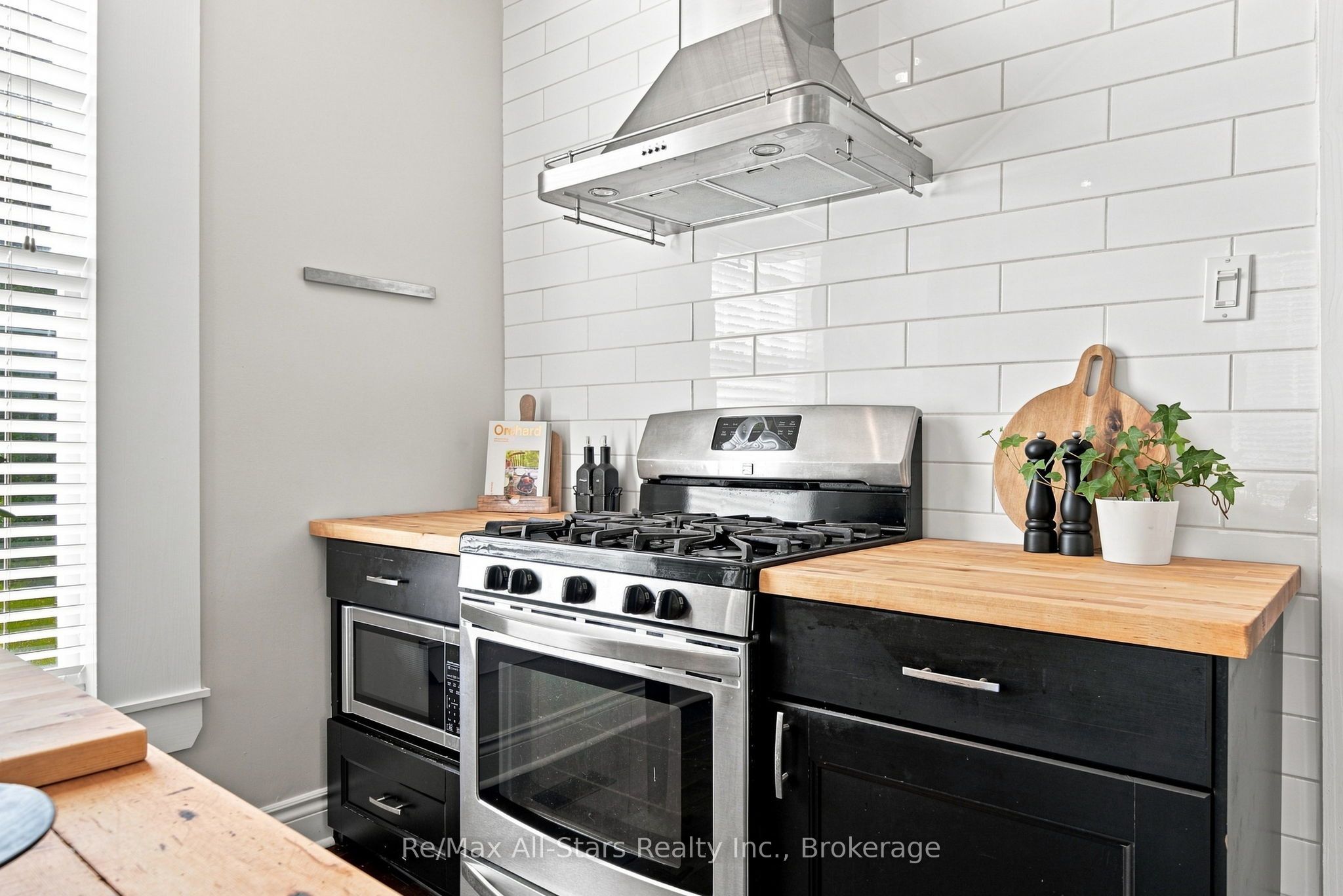 15238 Old Simcoe Road Property Photo 9