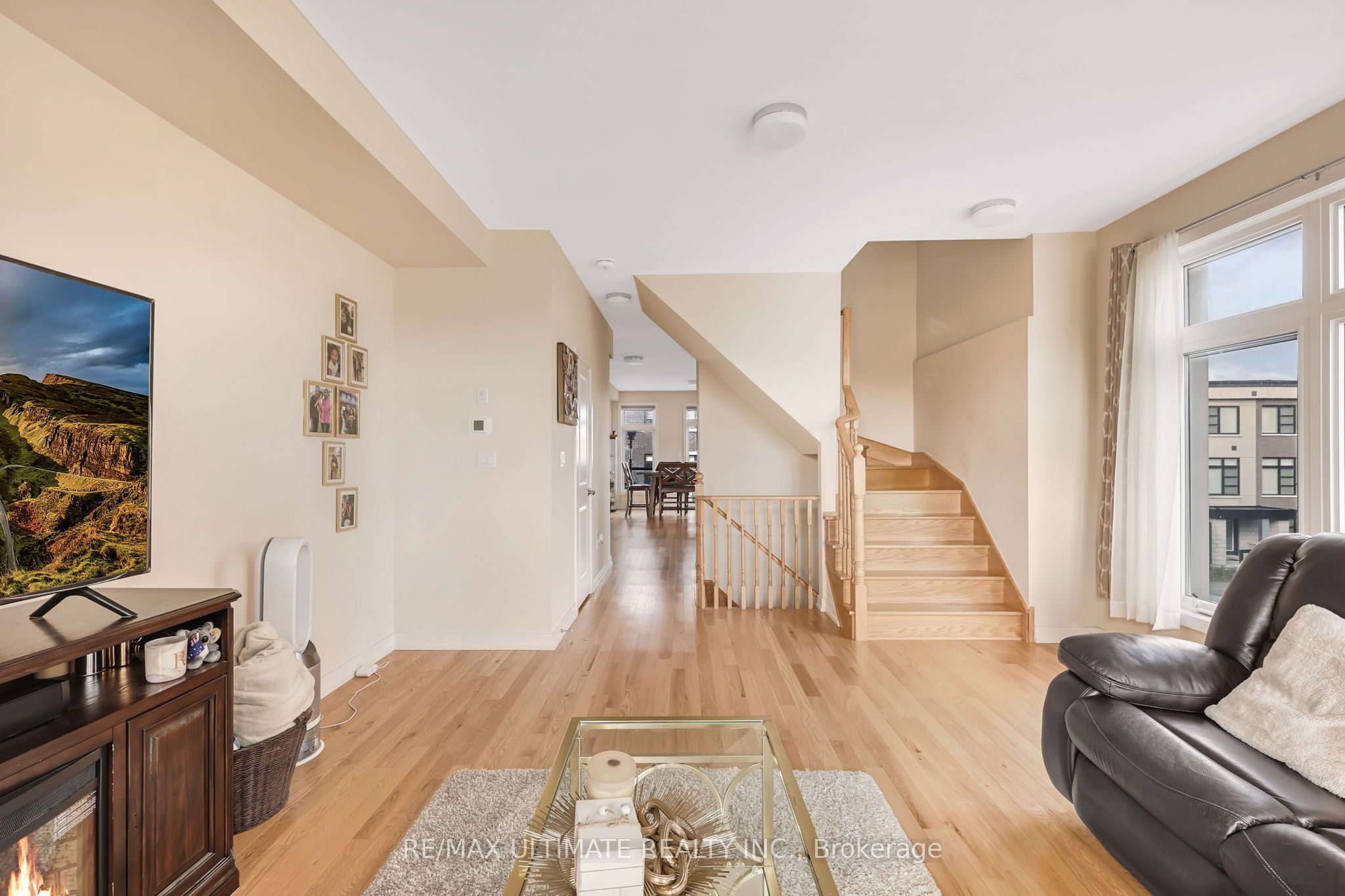 2632 Castlegate Crossing Drive Property Photo 7